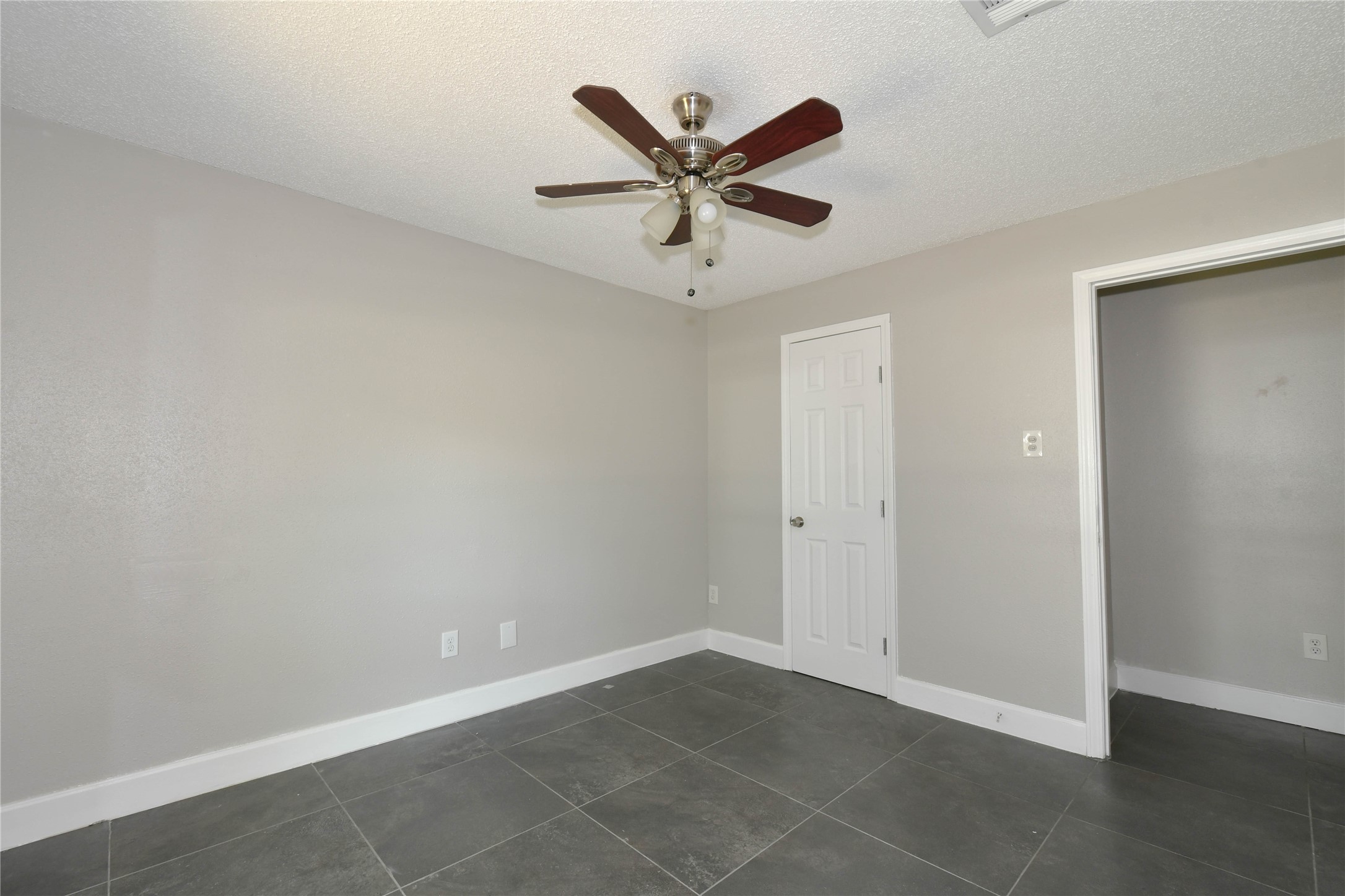 1126 Robert Street Property Photo 11