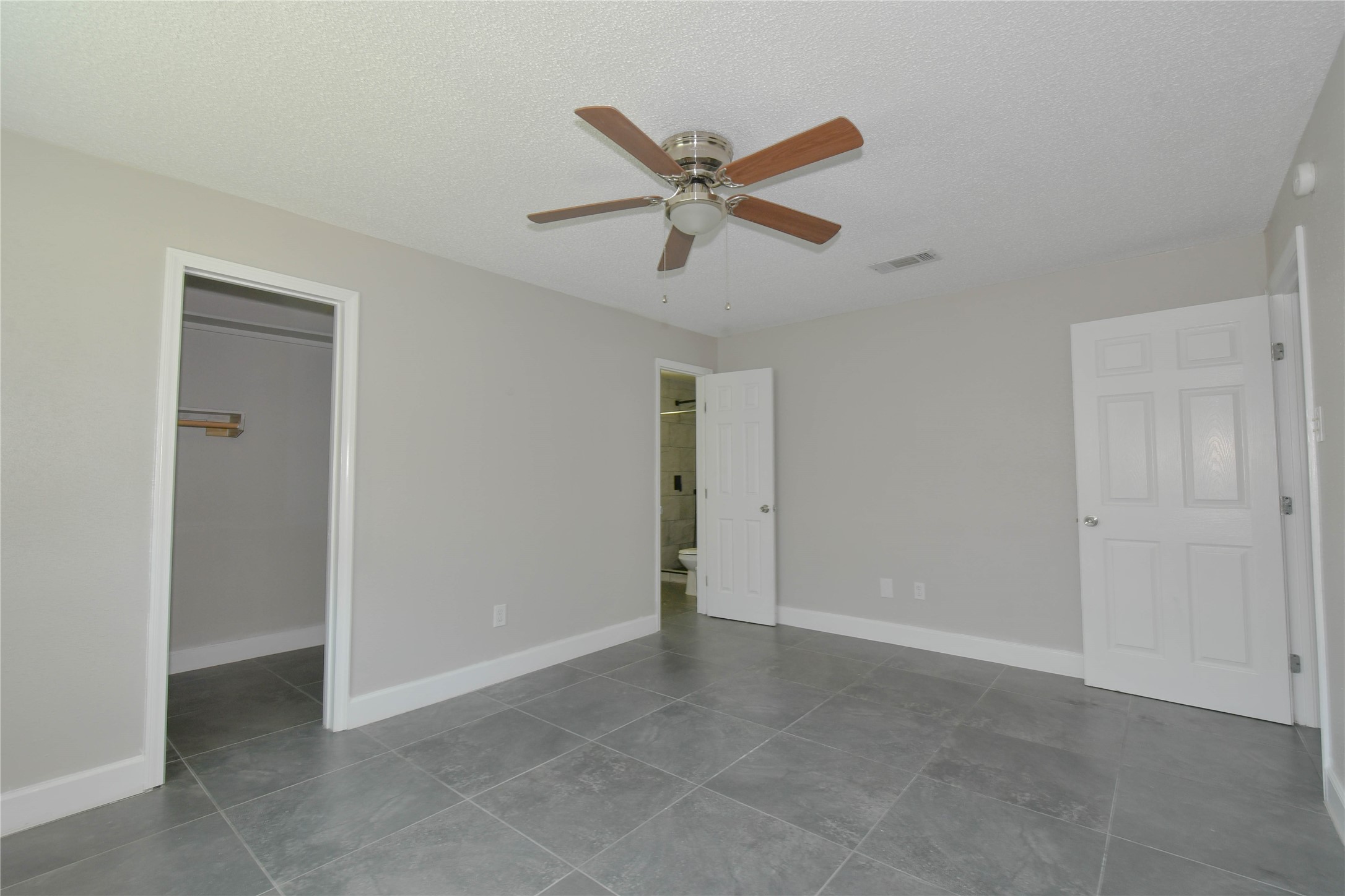 1126 Robert Street Property Photo 12