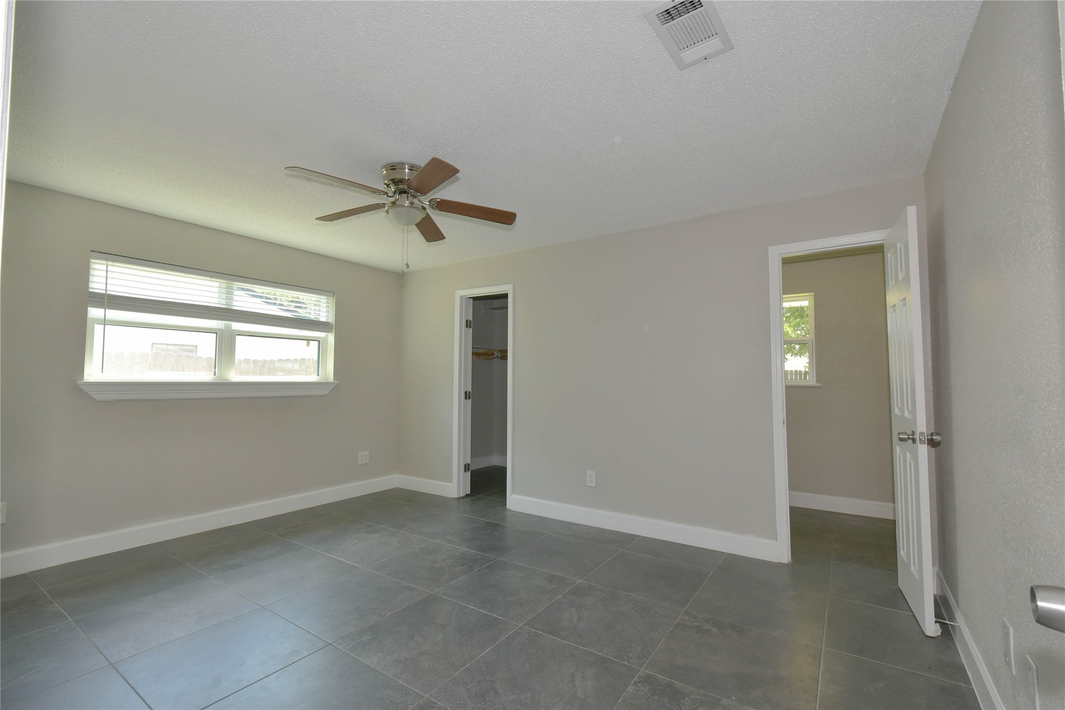 1126 Robert Street Property Photo 13
