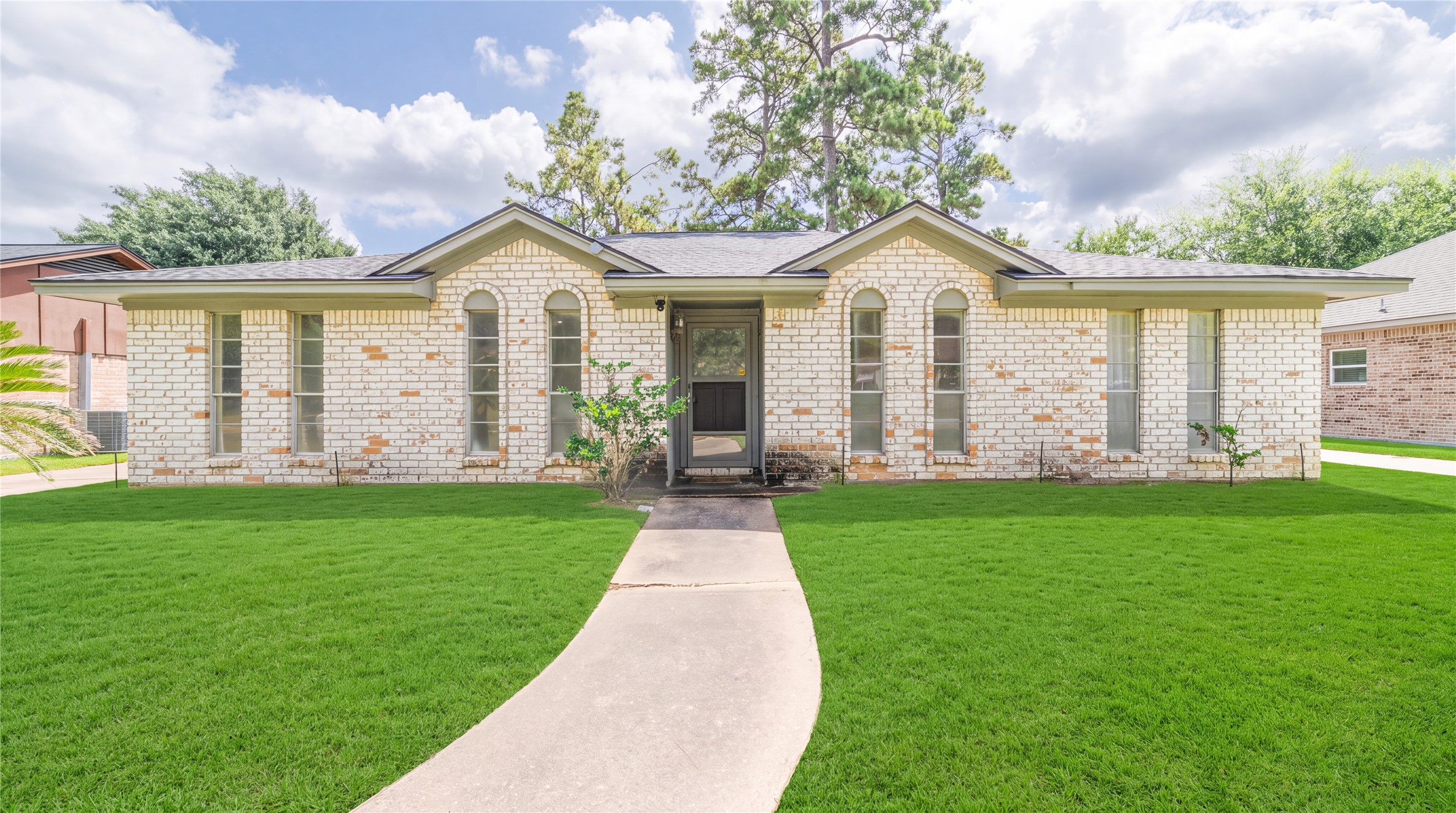 23230 Canyon Lake Drive Property Photo 1