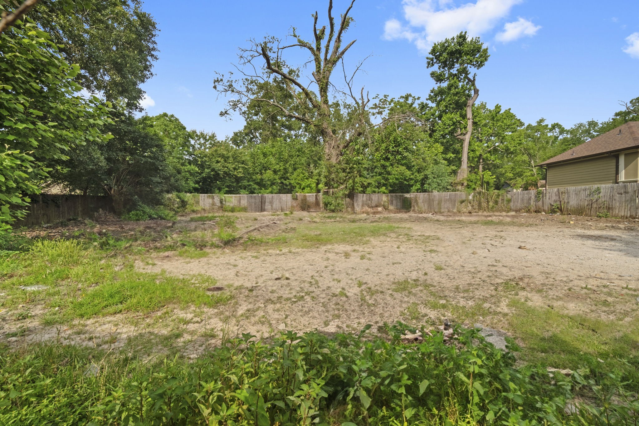 1615 Gilmore Street Property Photo 1