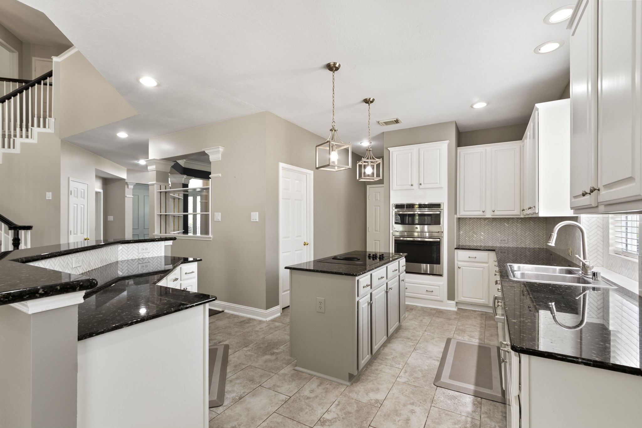 13614 Cardinal Cove Court Property Photo 14
