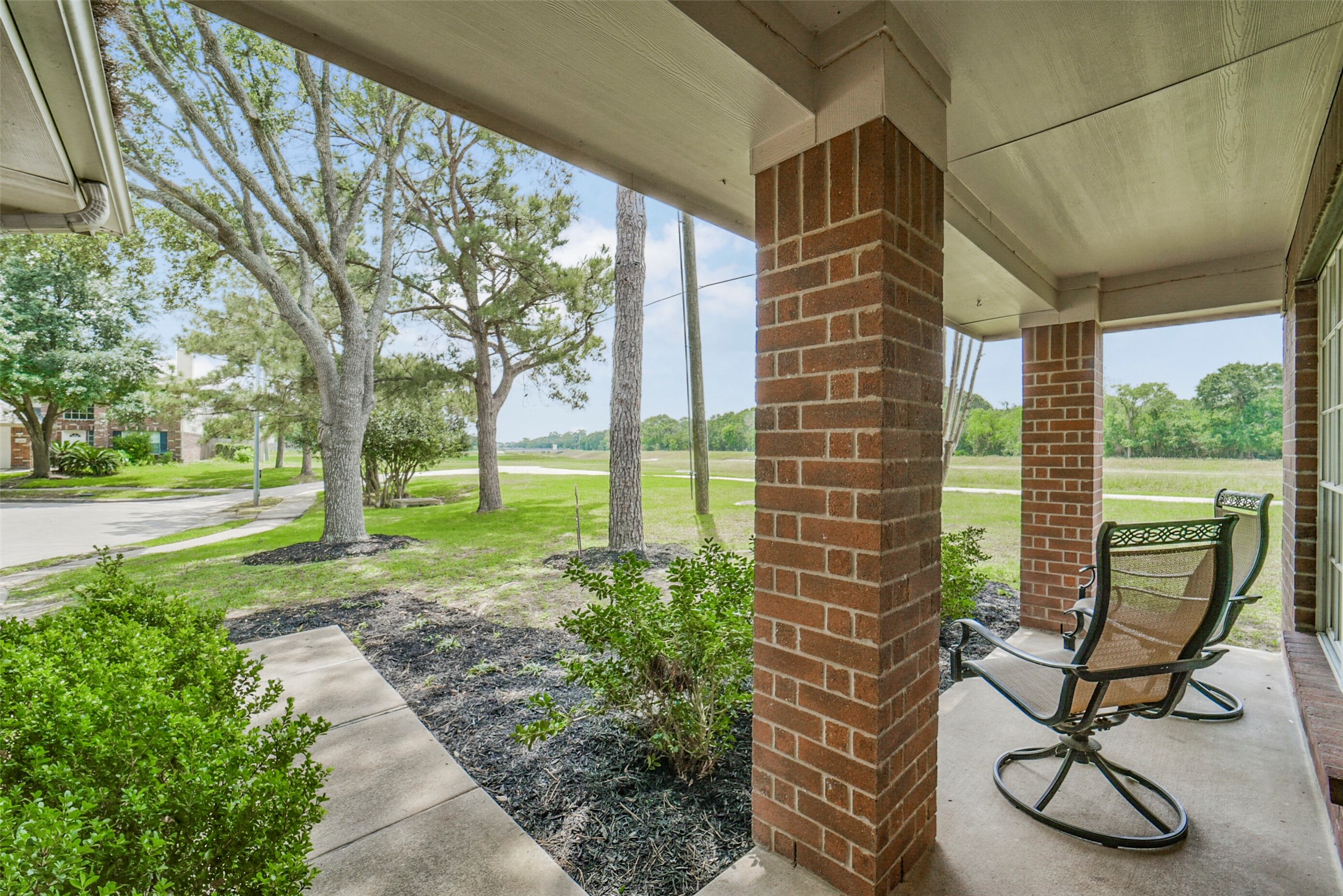 3238 Banksfield Court Property Photo 2