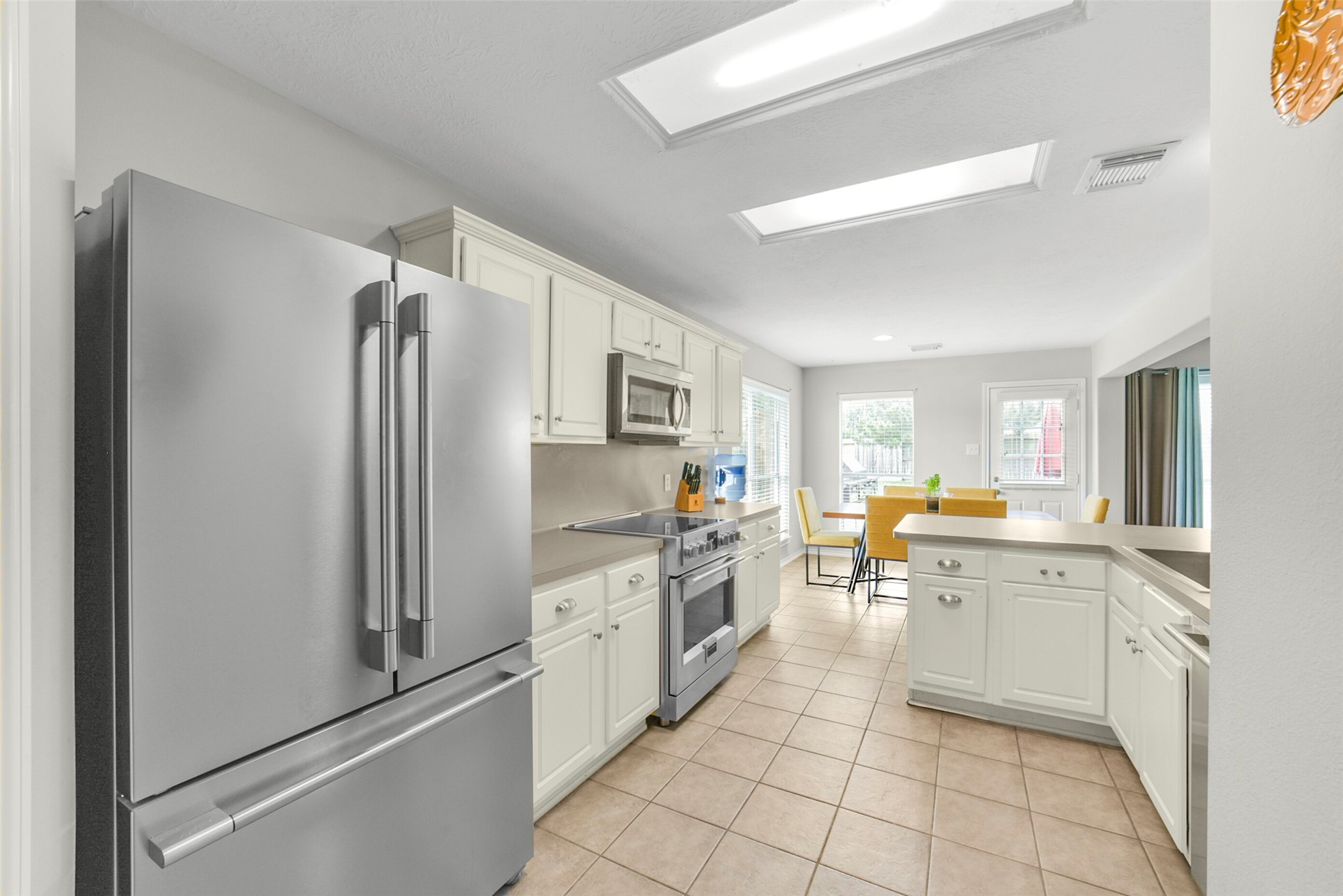 3238 Banksfield Court Property Photo 6