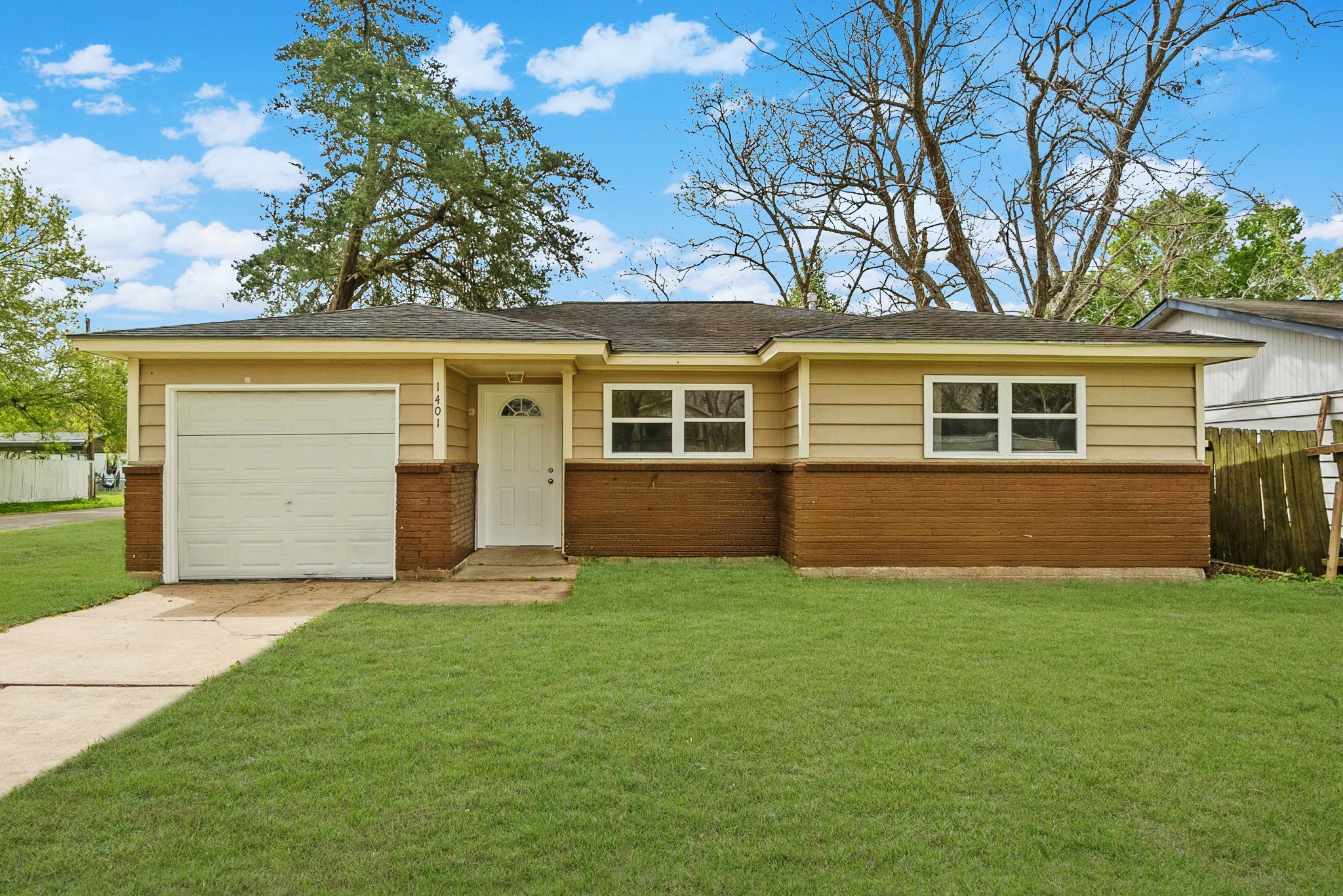 1401 W Snyder Street Property Photo