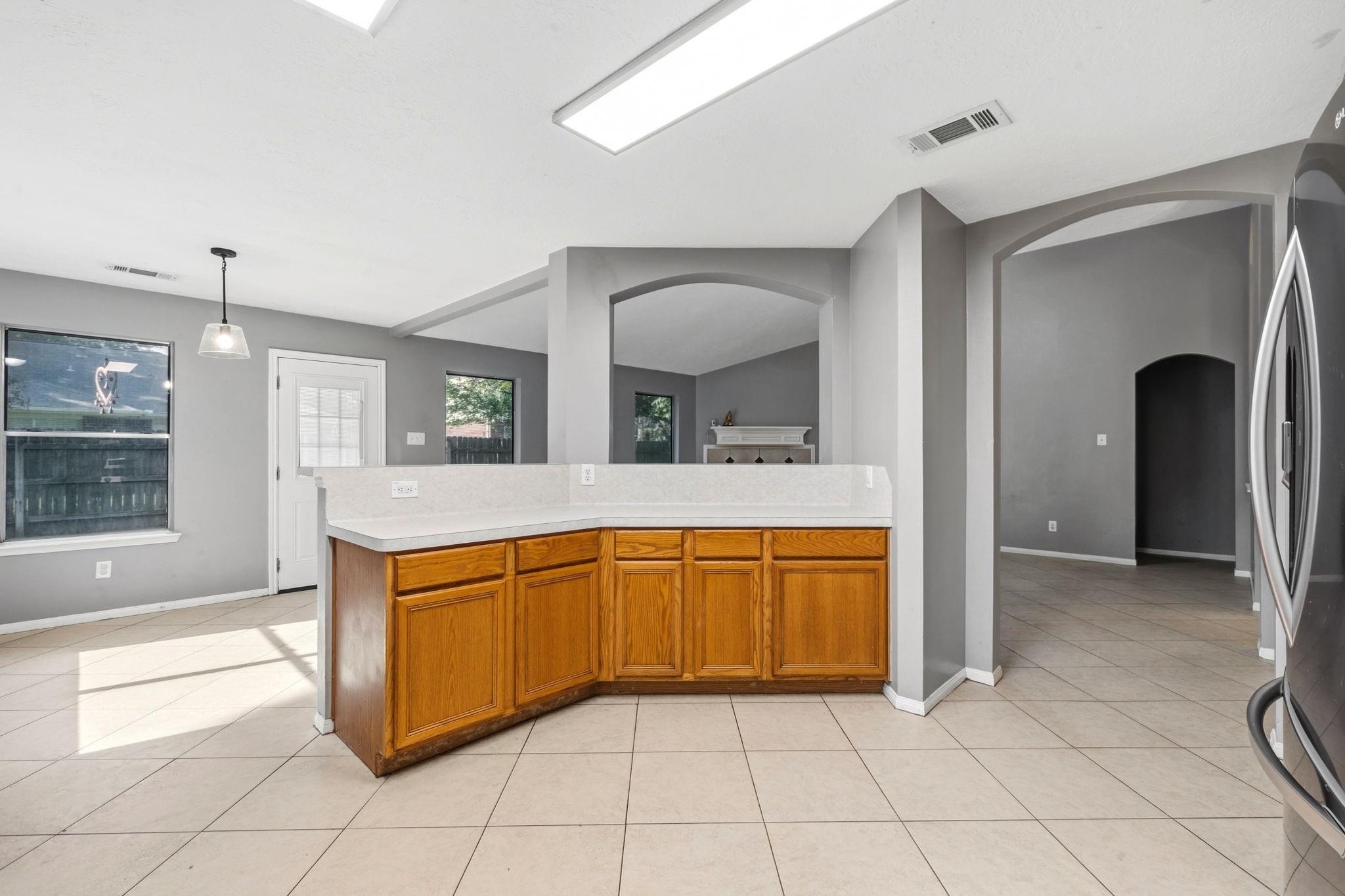 18403 Maple Mill Drive Property Photo 5