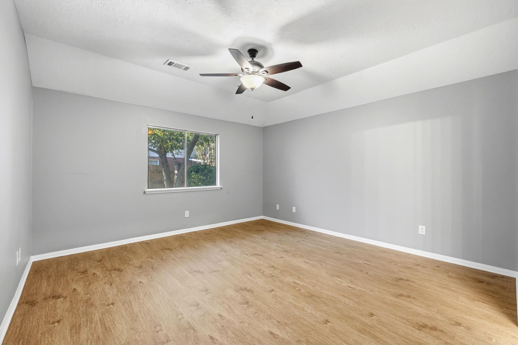 18403 Maple Mill Drive Property Photo 13