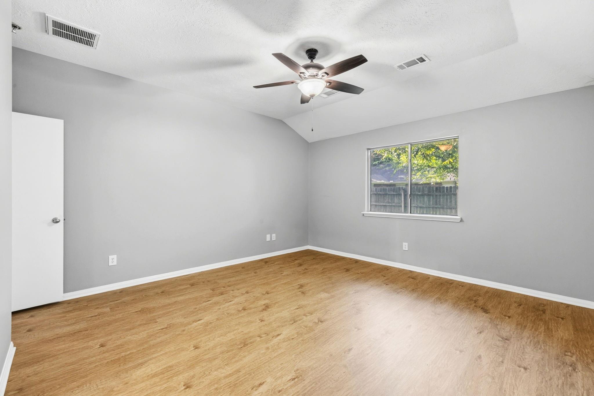 18403 Maple Mill Drive Property Photo 15