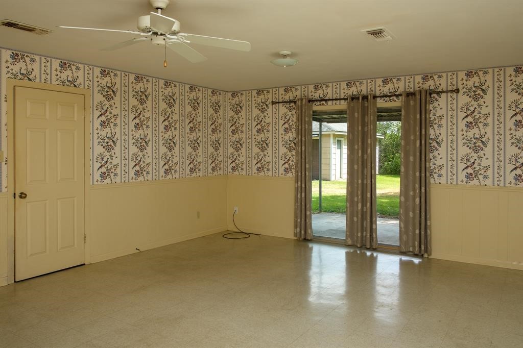 9231 Kostelnik Street Property Photo 5