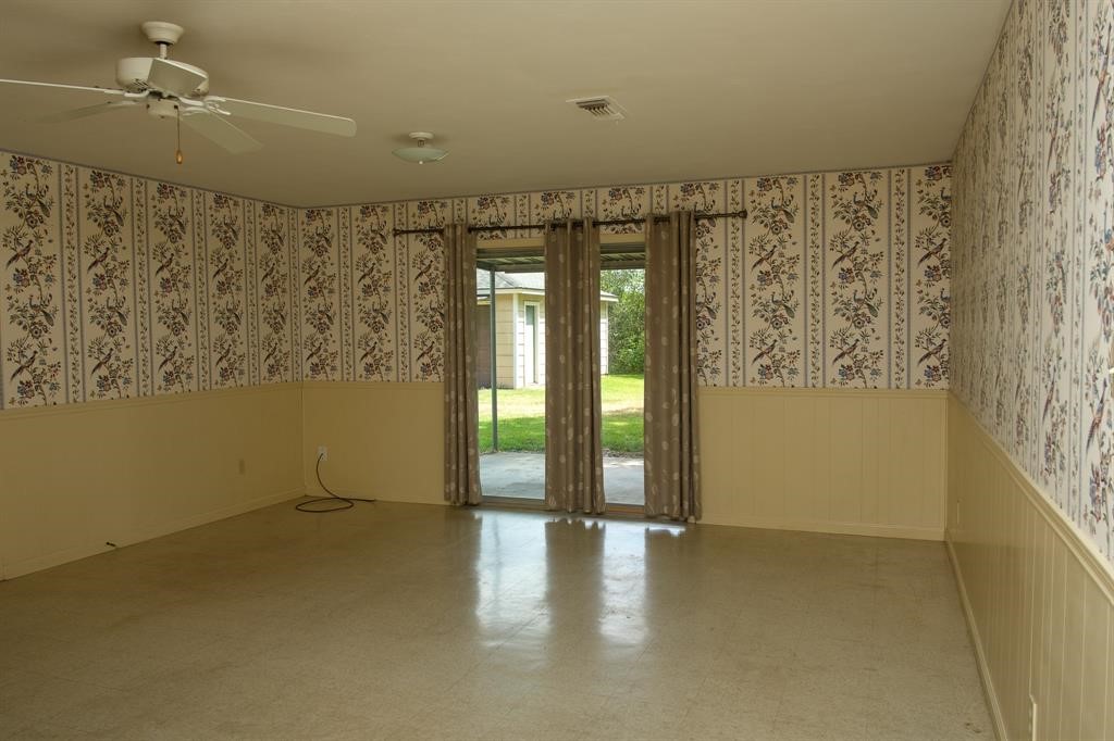 9231 Kostelnik Street Property Photo 6