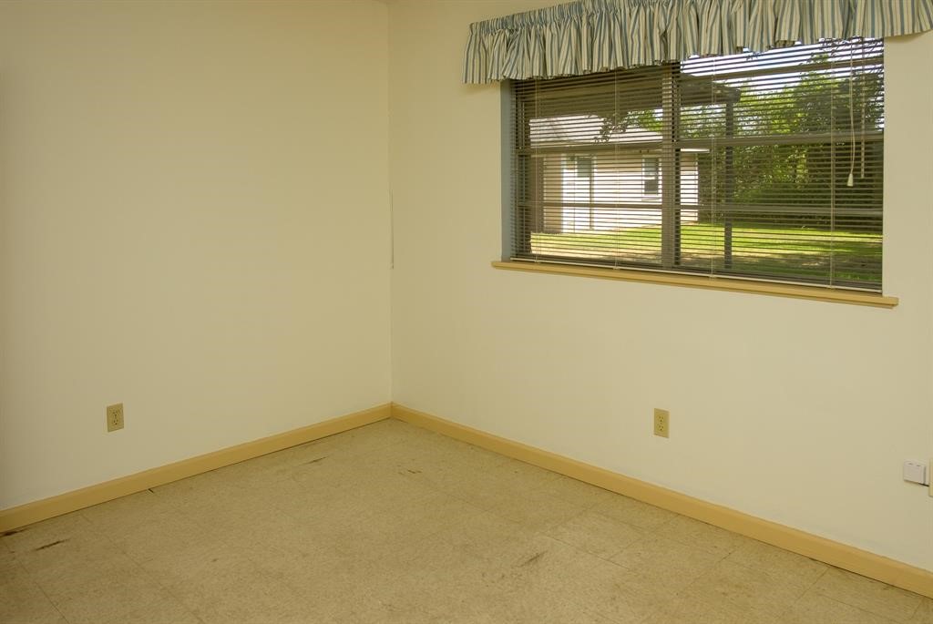 9231 Kostelnik Street Property Photo 14