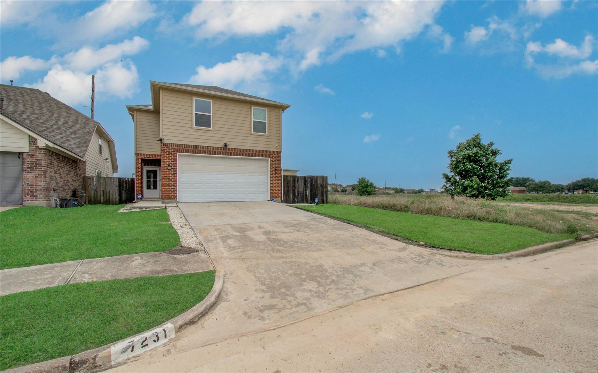 7231 Haven Creek Drive Property Photo 2