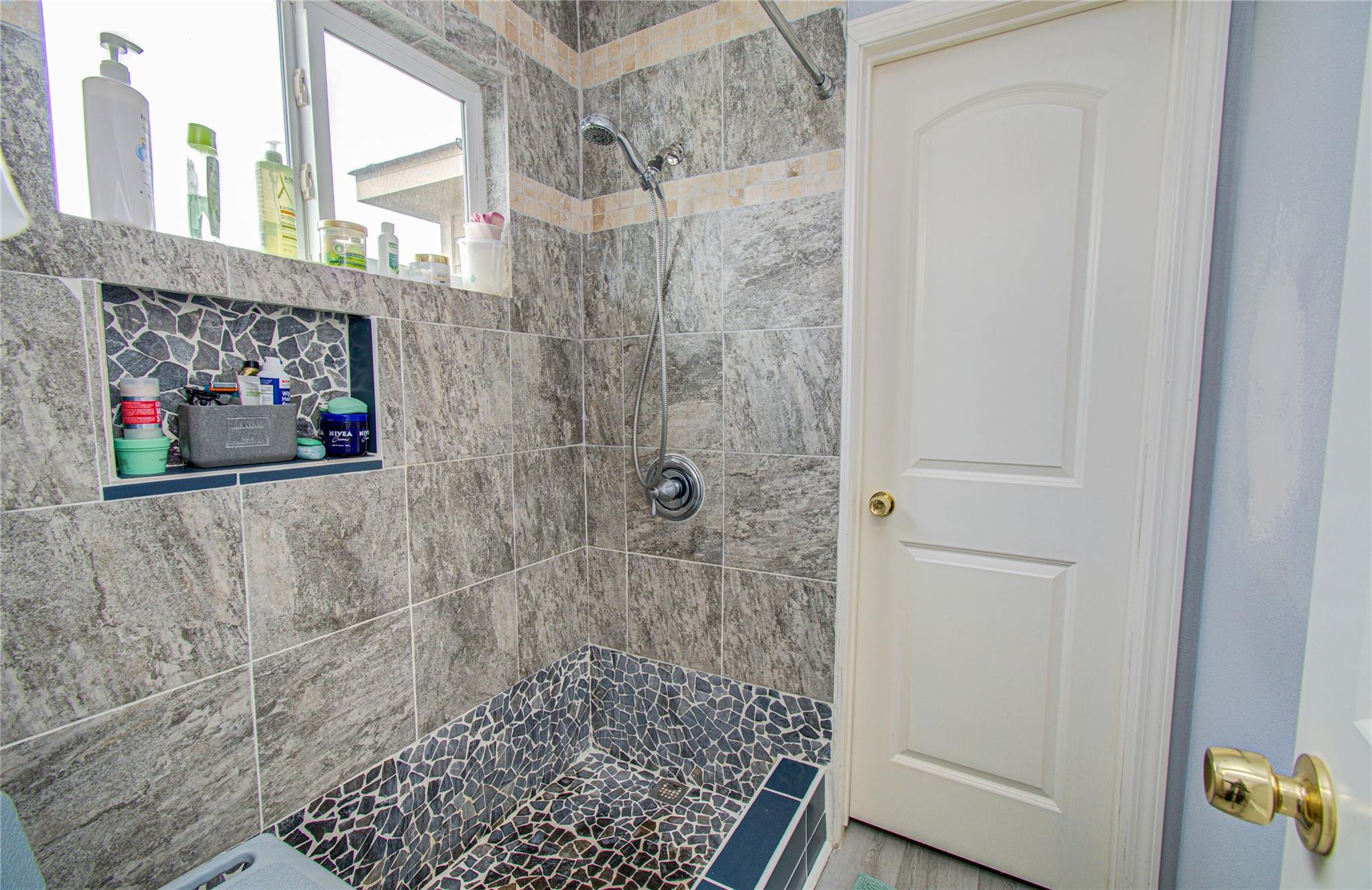 7231 Haven Creek Drive Property Photo 28