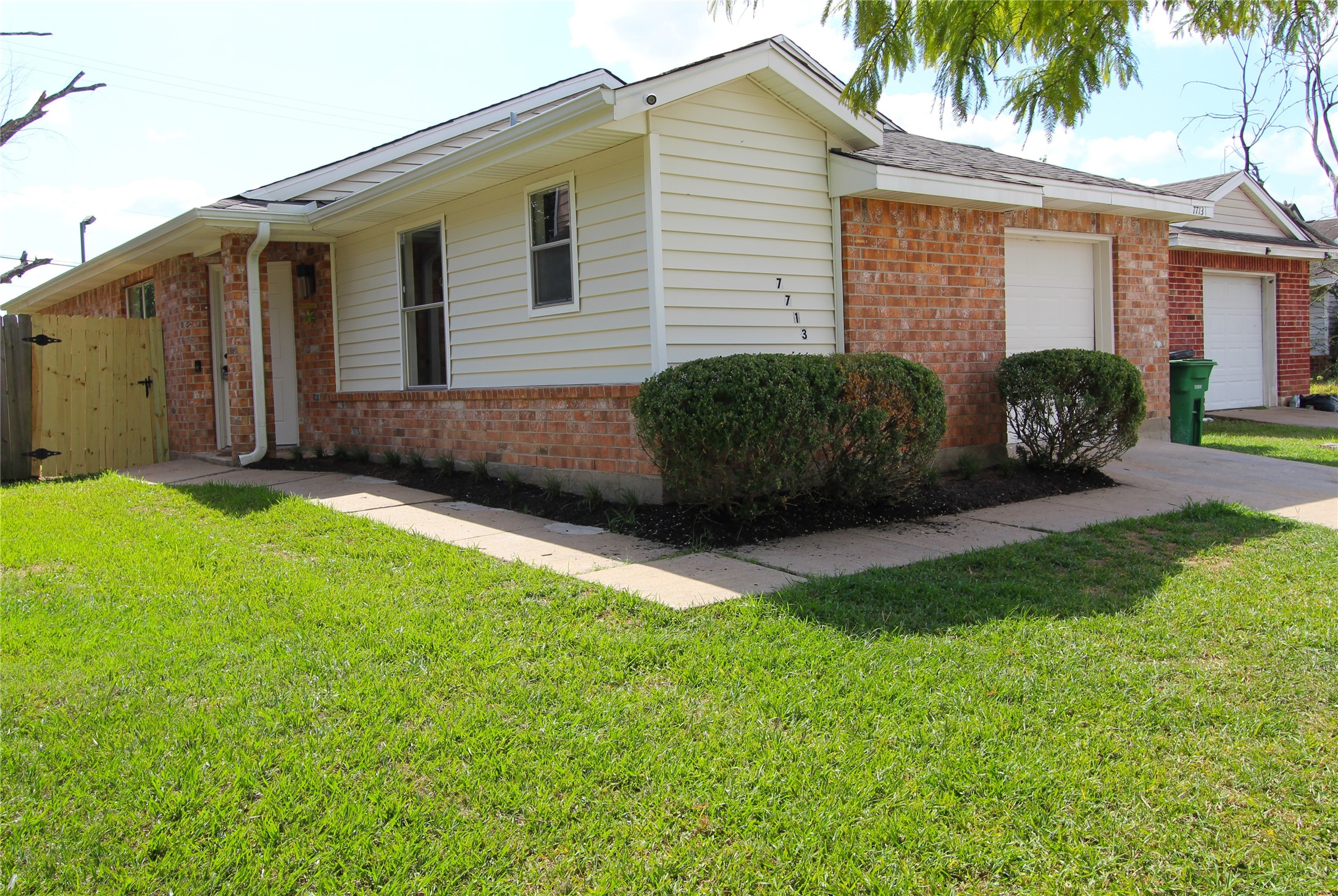 7713 Ellis Drive Property Photo 1
