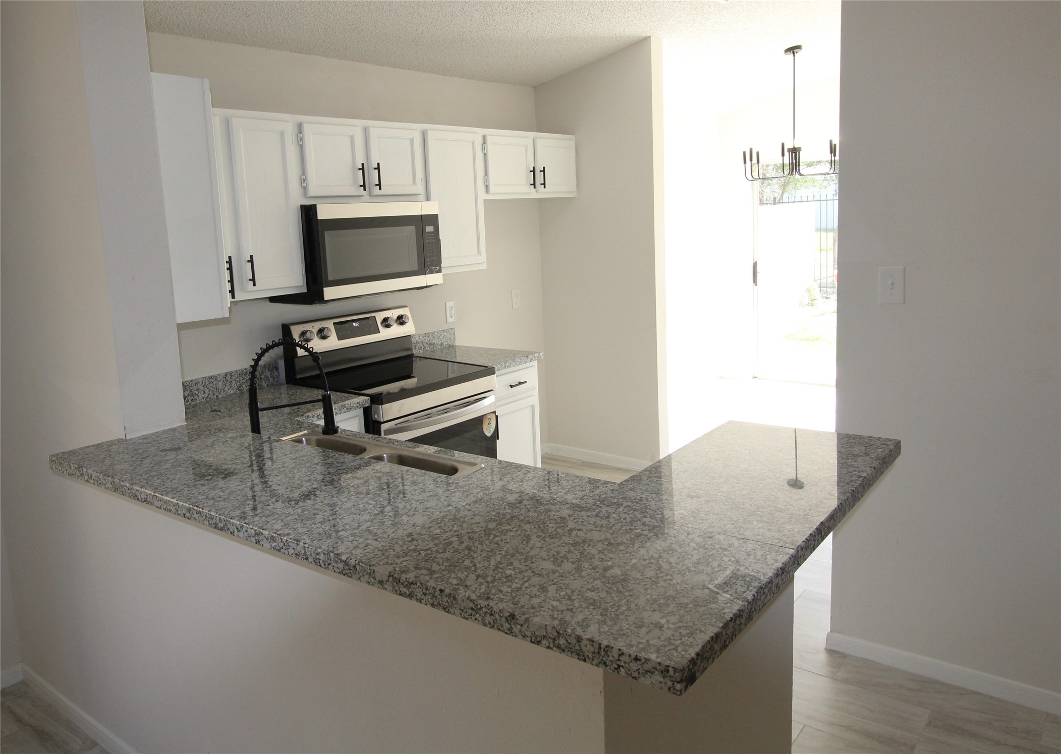 7713 Ellis Drive Property Photo 11