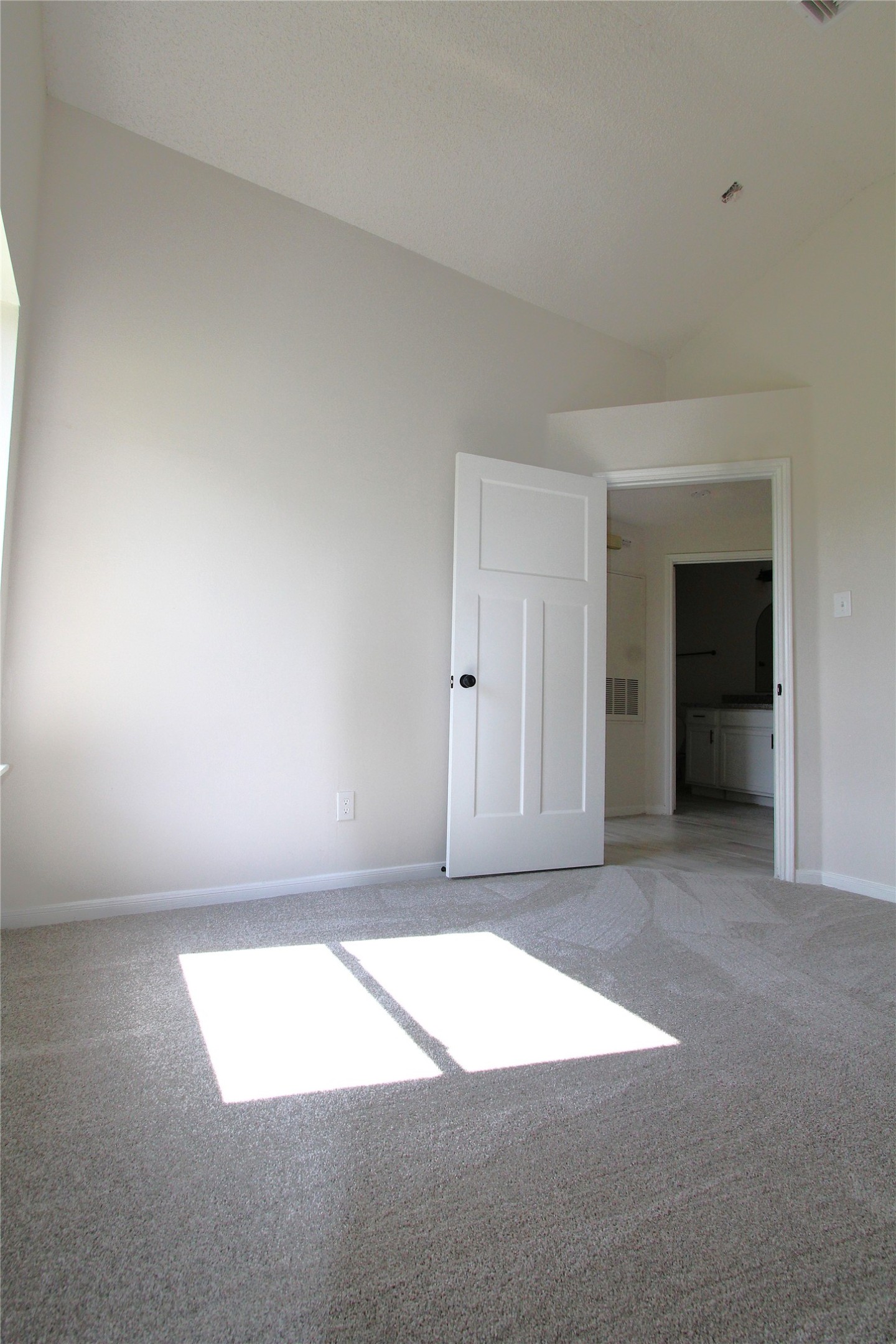 7713 Ellis Drive Property Photo 18