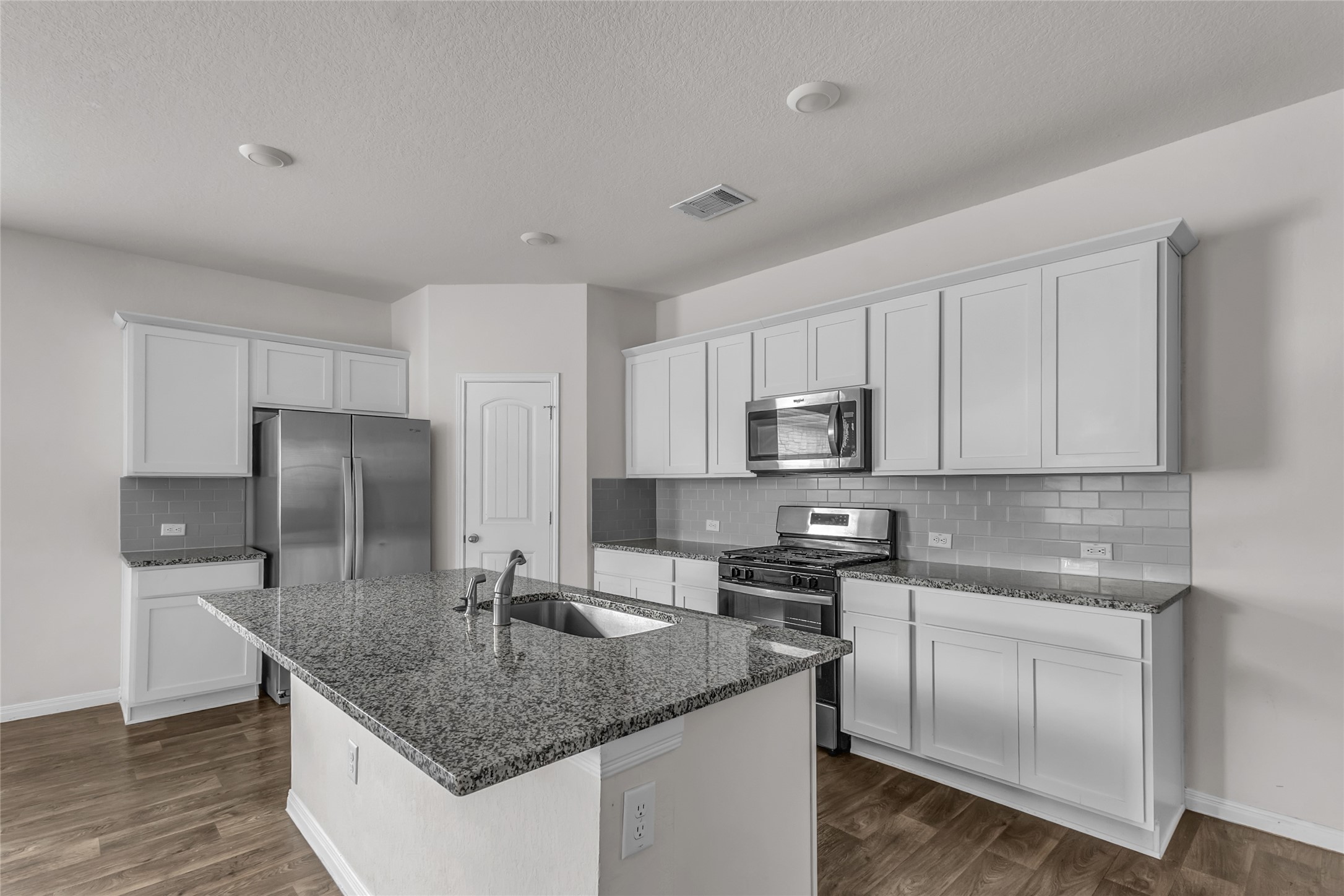 228 Sunniberg Loop Property Photo 4