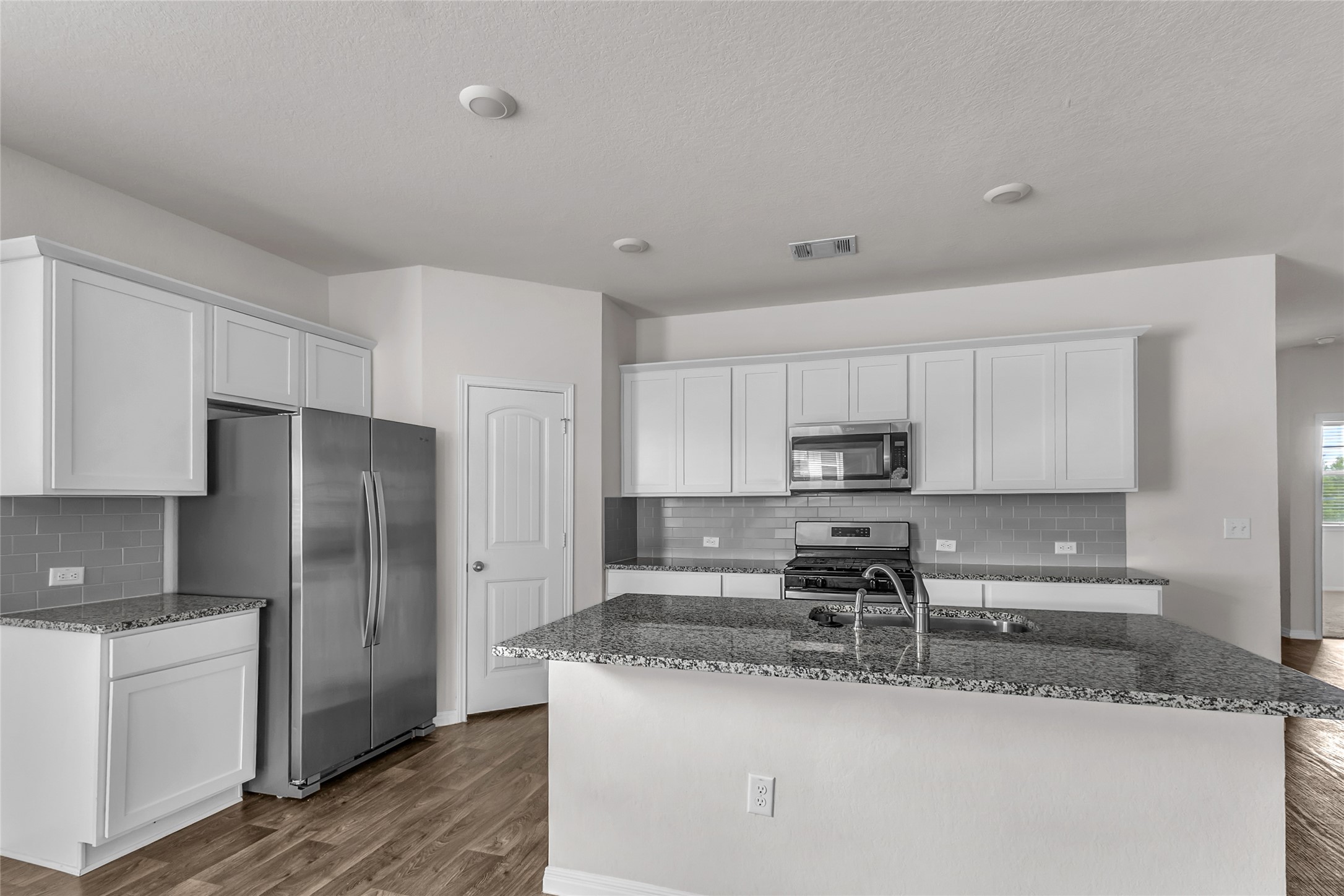 228 Sunniberg Loop Property Photo 6