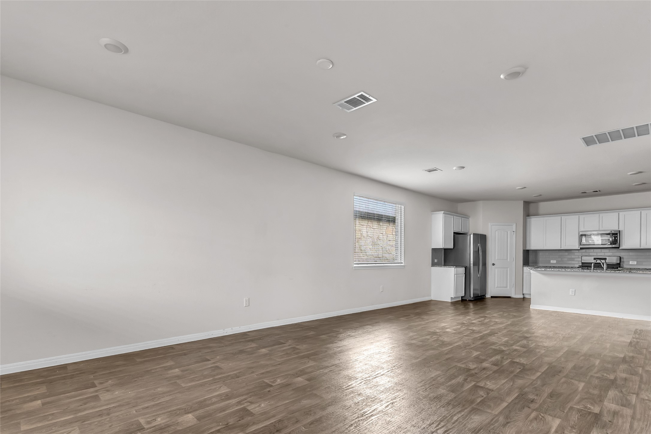 228 Sunniberg Loop Property Photo 7
