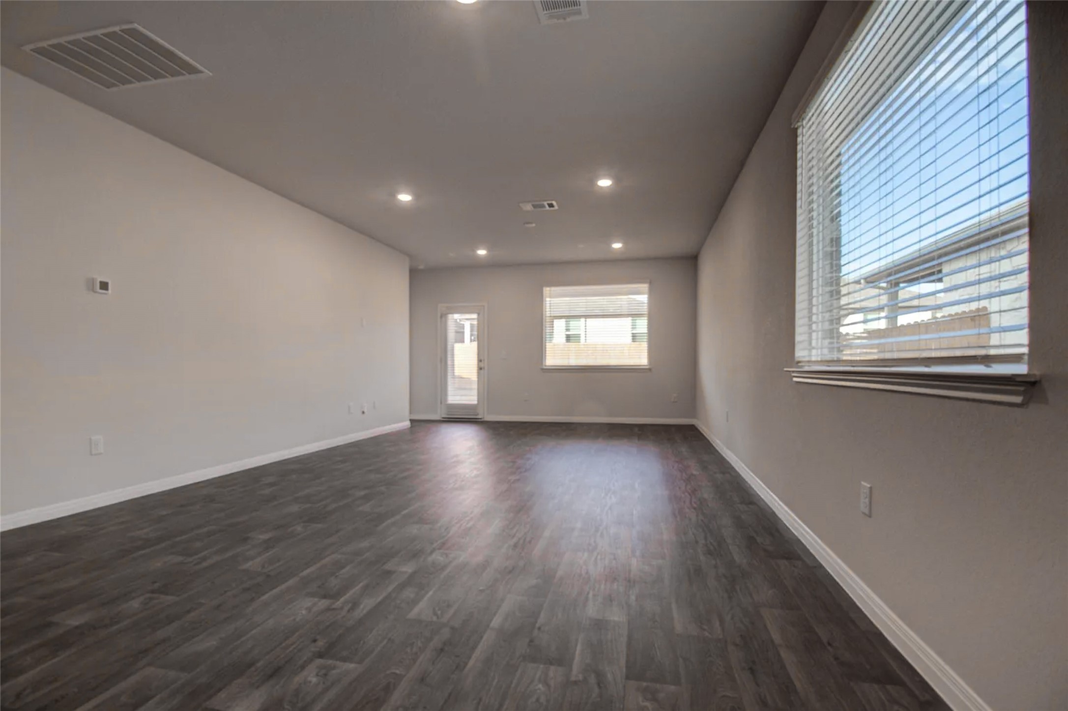 228 Sunniberg Loop Property Photo 8