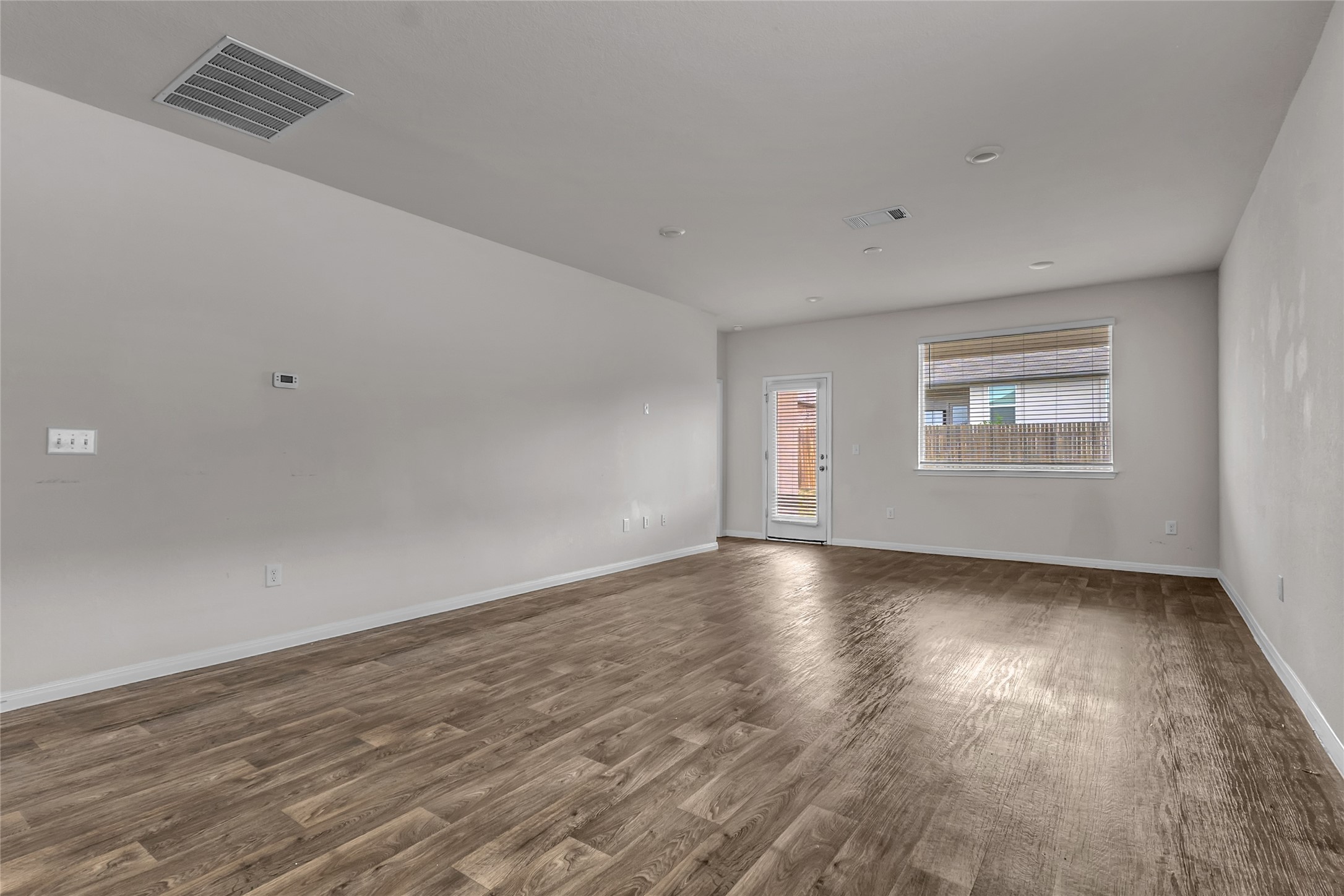 228 Sunniberg Loop Property Photo 8