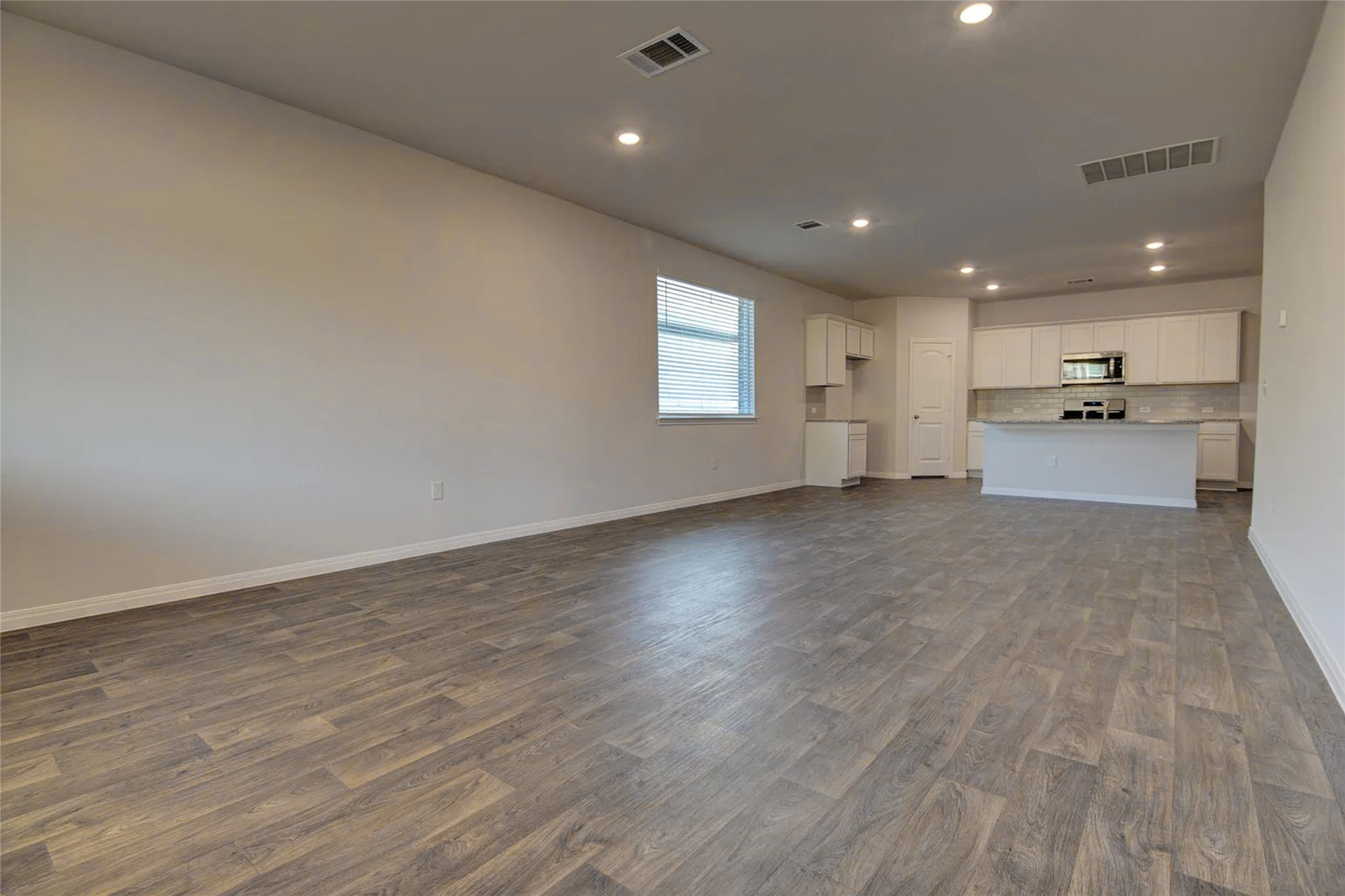 228 Sunniberg Loop Property Photo 9