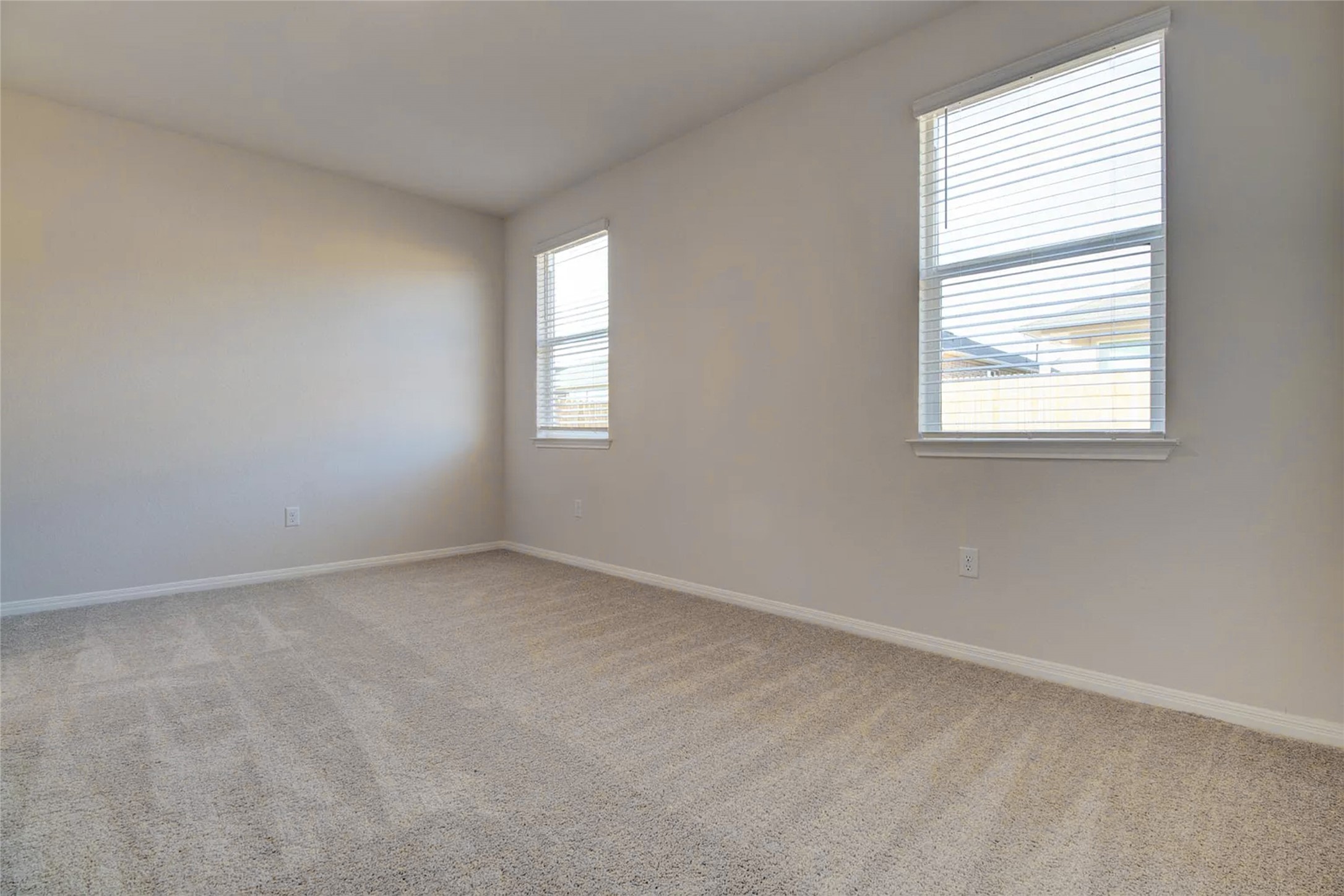 228 Sunniberg Loop Property Photo 10
