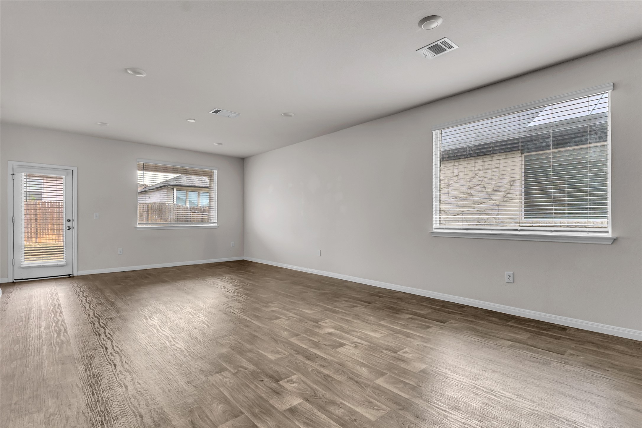 228 Sunniberg Loop Property Photo 10