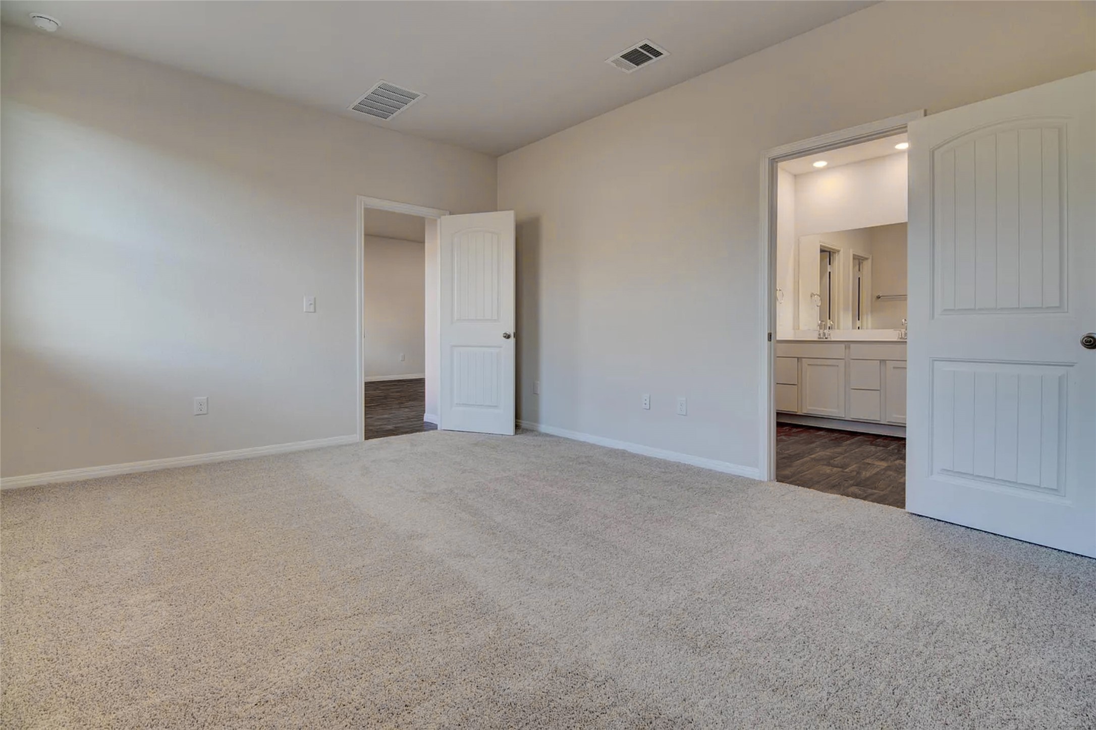 228 Sunniberg Loop Property Photo 11