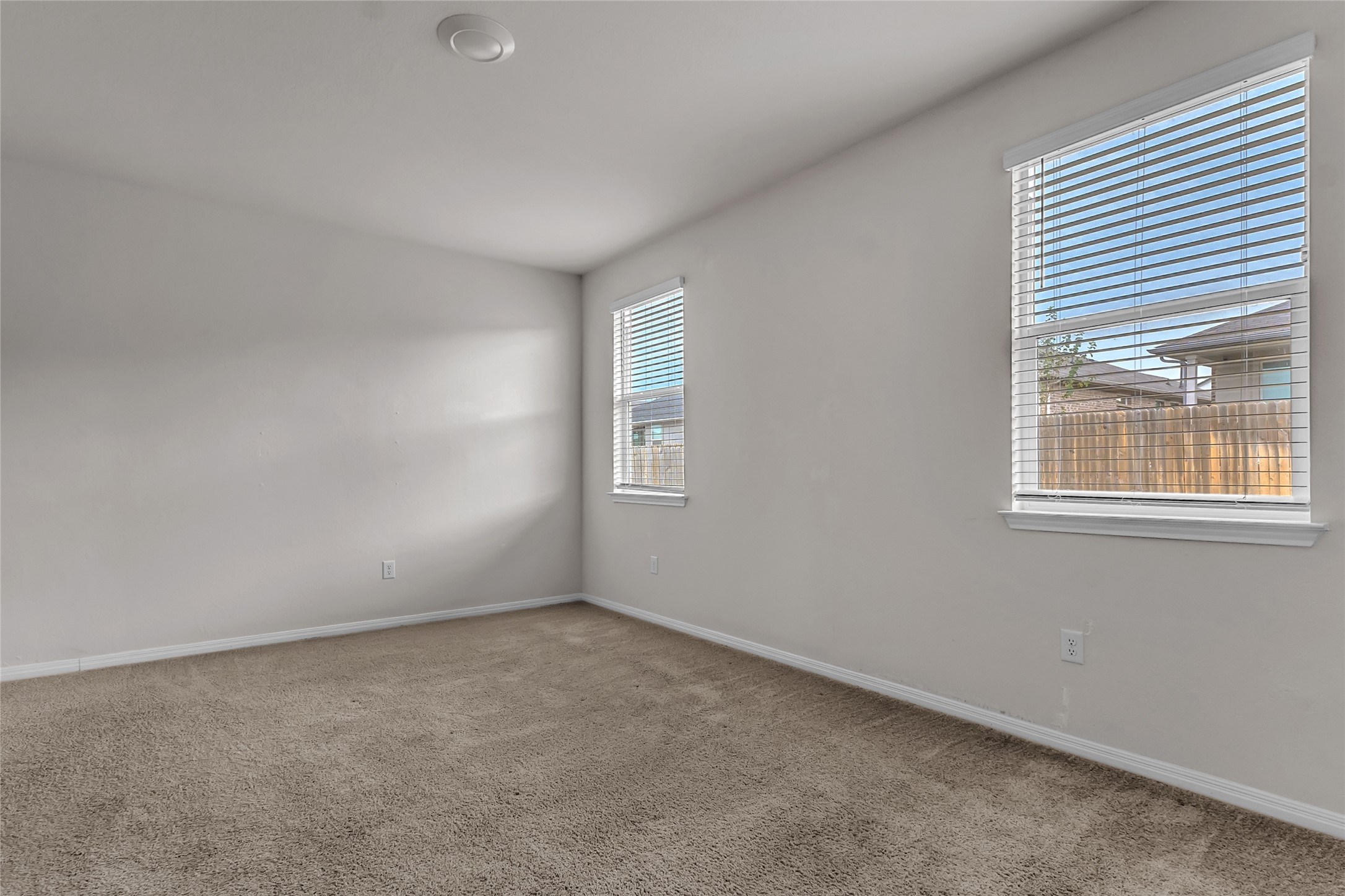 228 Sunniberg Loop Property Photo 11