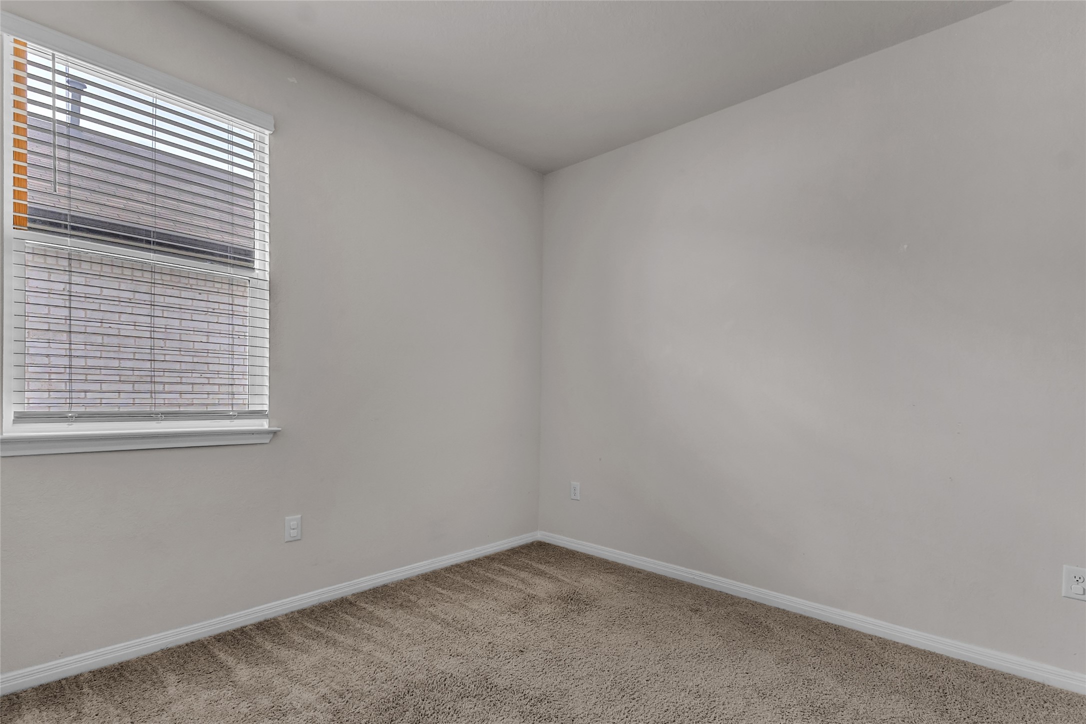 228 Sunniberg Loop Property Photo 15