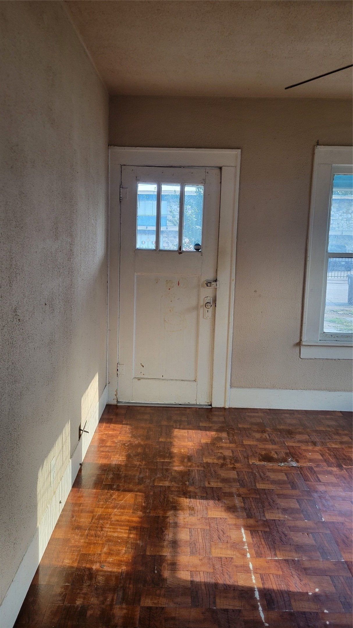 203 Coronado Street Property Photo 4