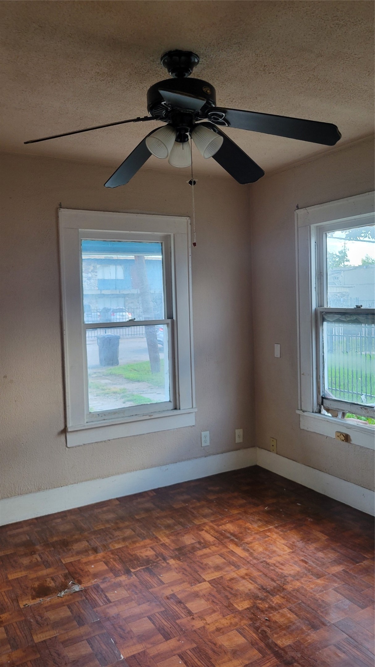 203 Coronado Street Property Photo 5