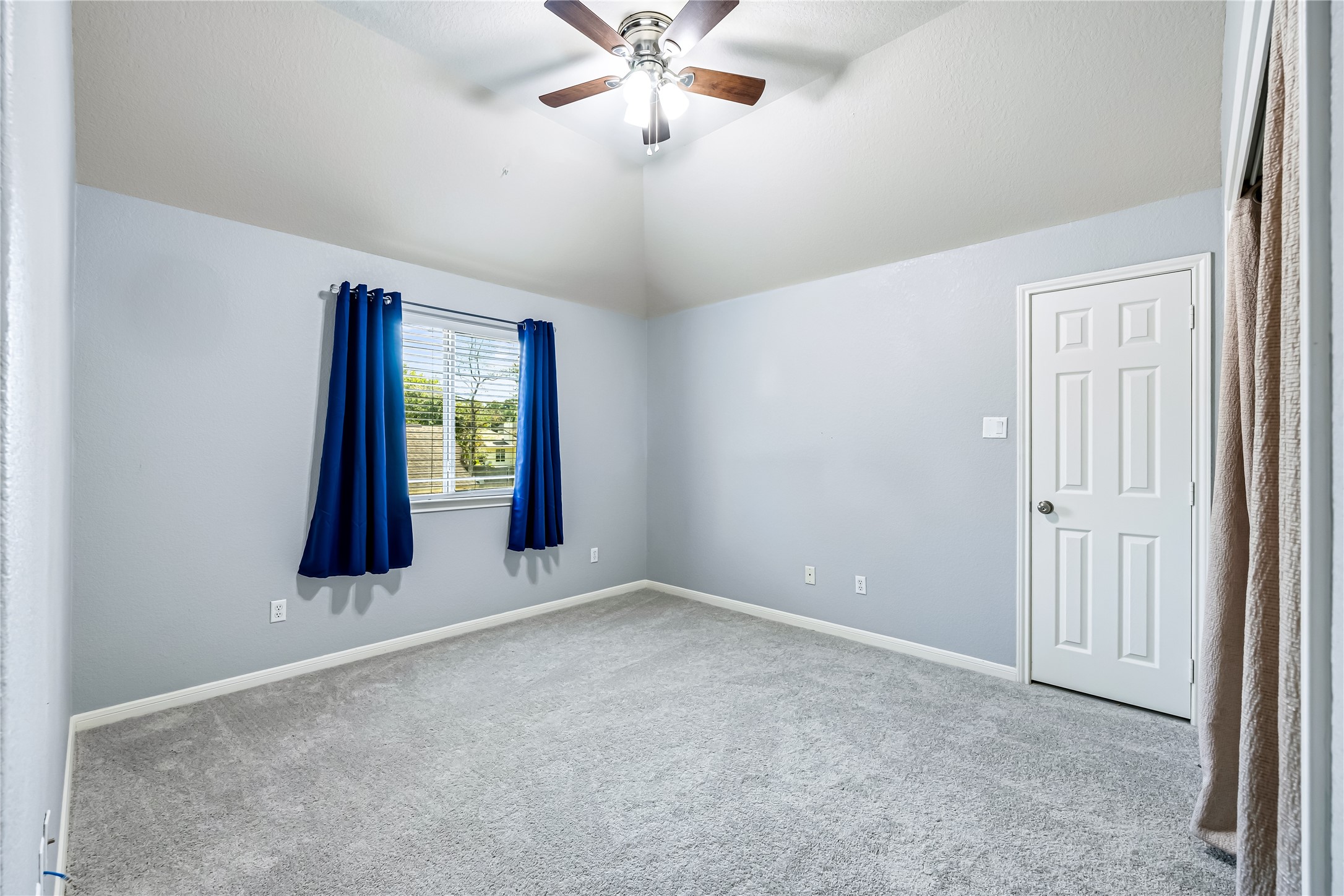 10228 Little T Property Photo 19