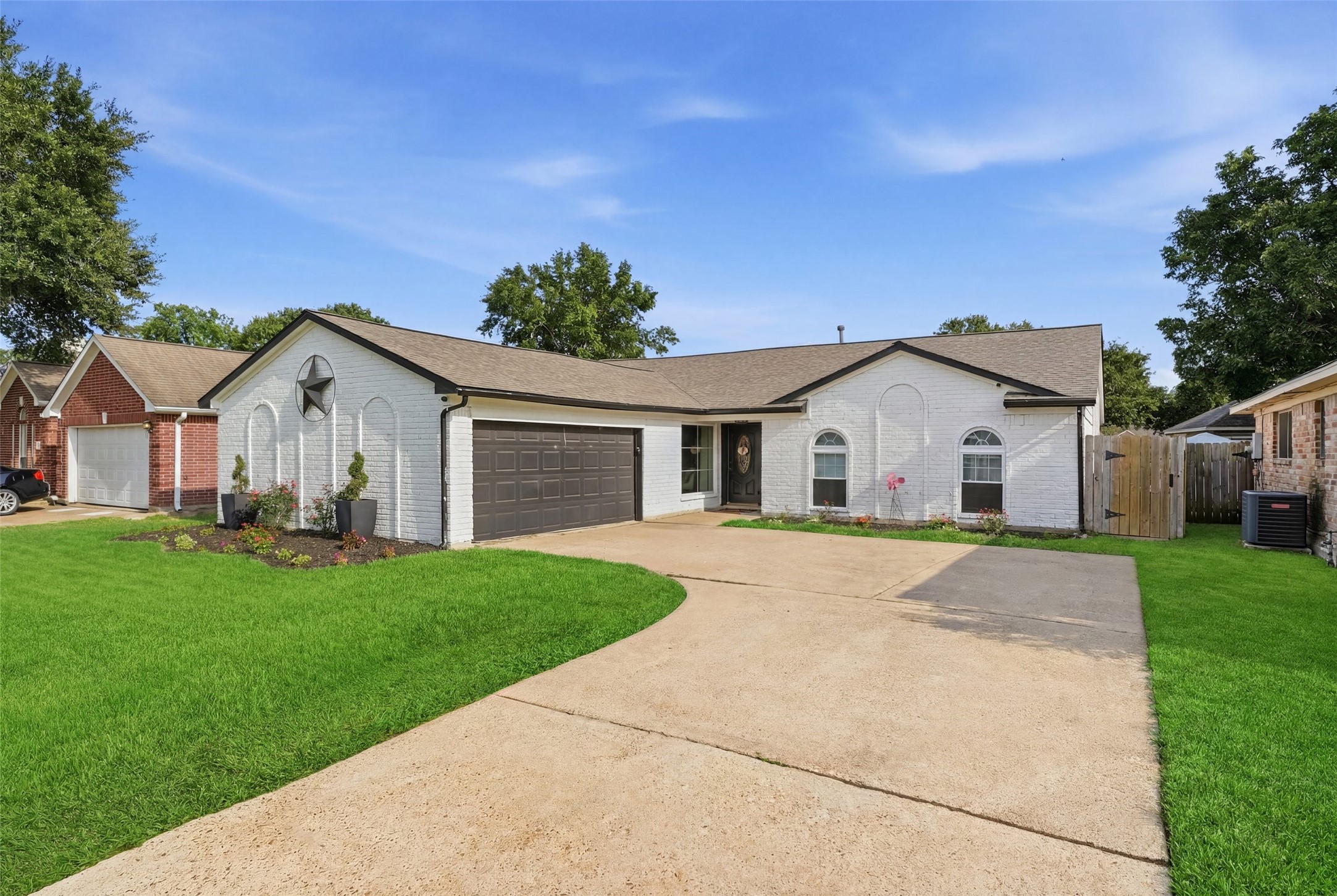 21031 Northern Colony Court Property Photo 2