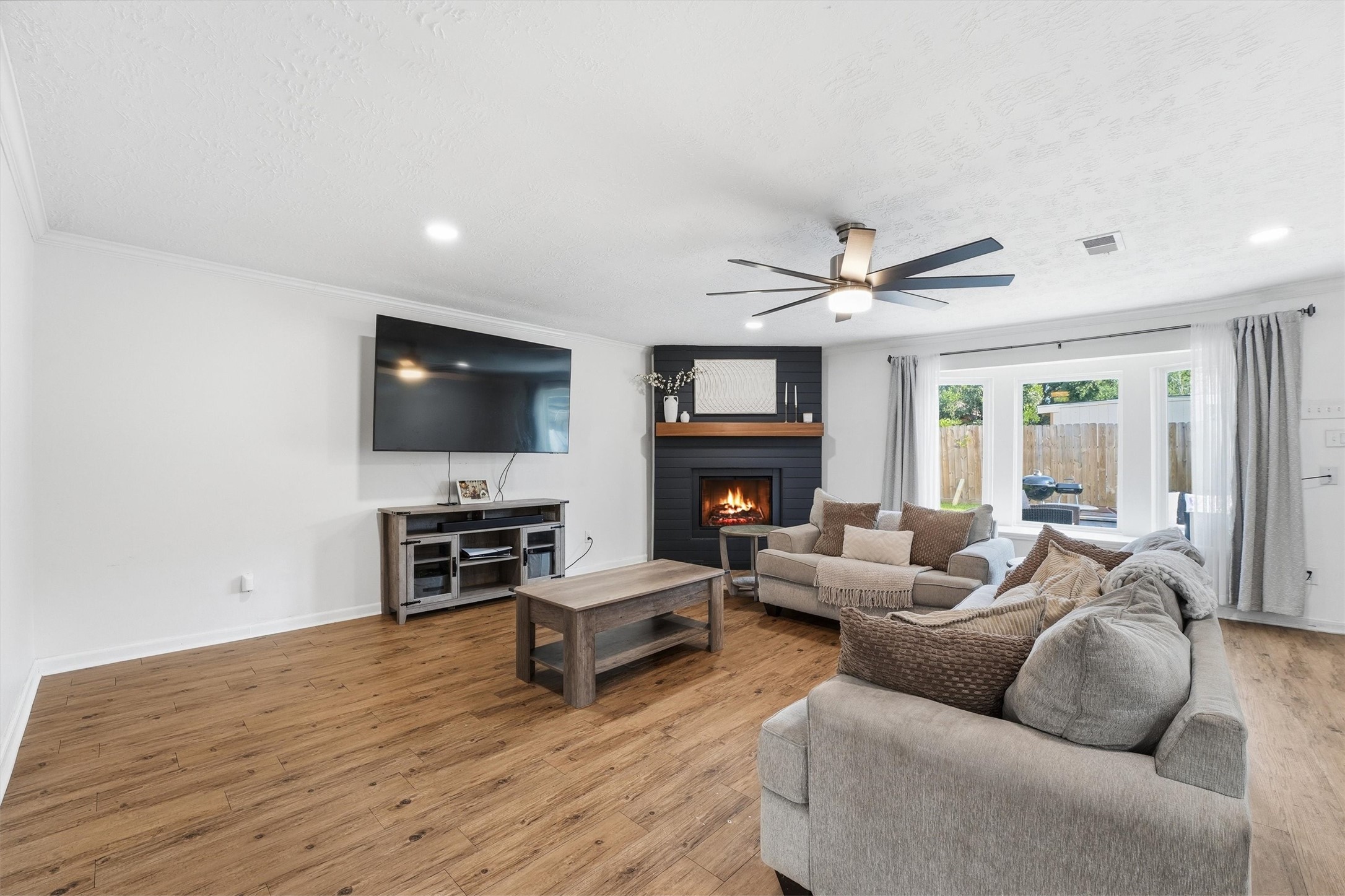 21031 Northern Colony Court Property Photo 4