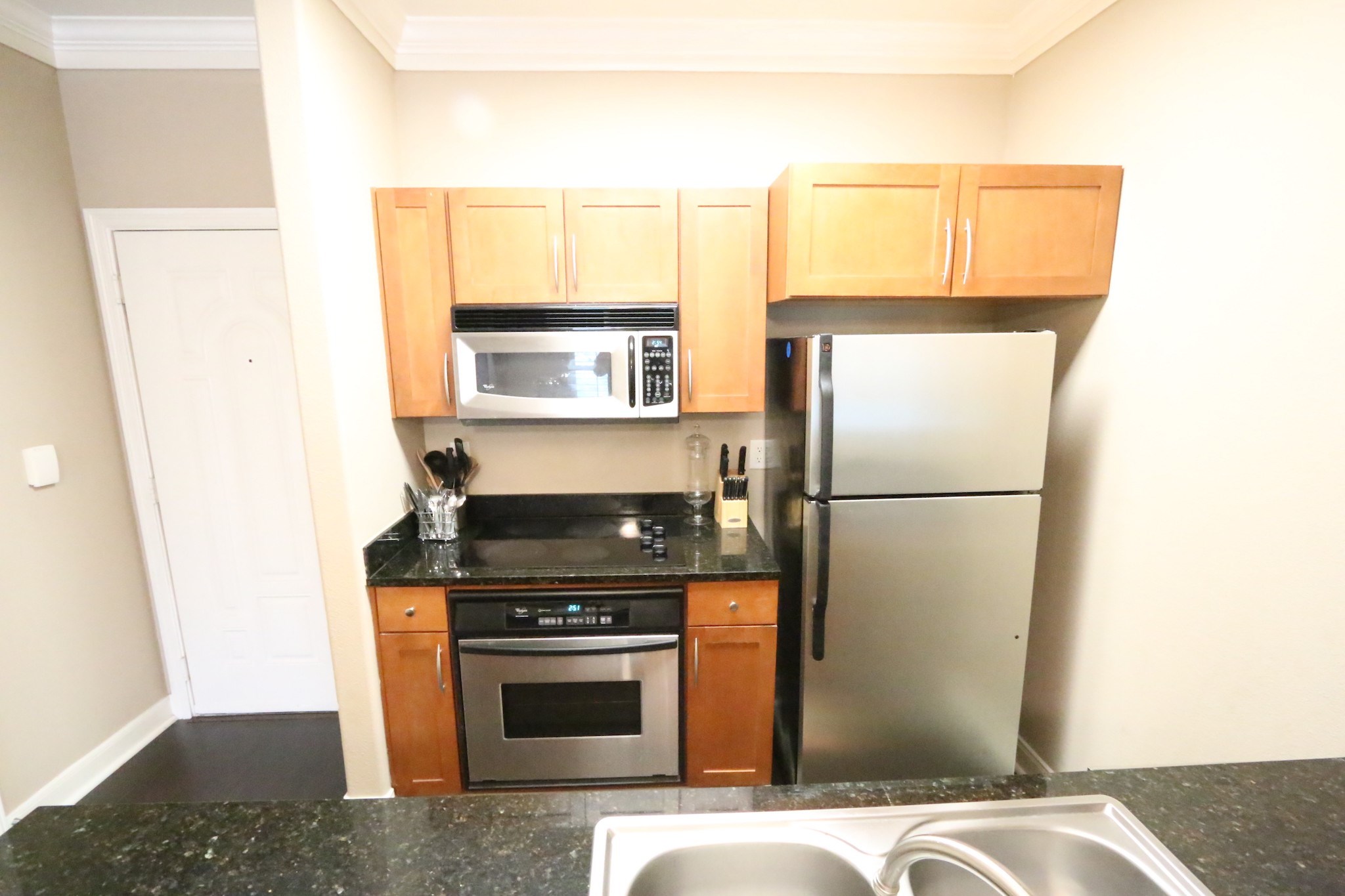 2299 Lone Star Drive 240 Property Photo 3