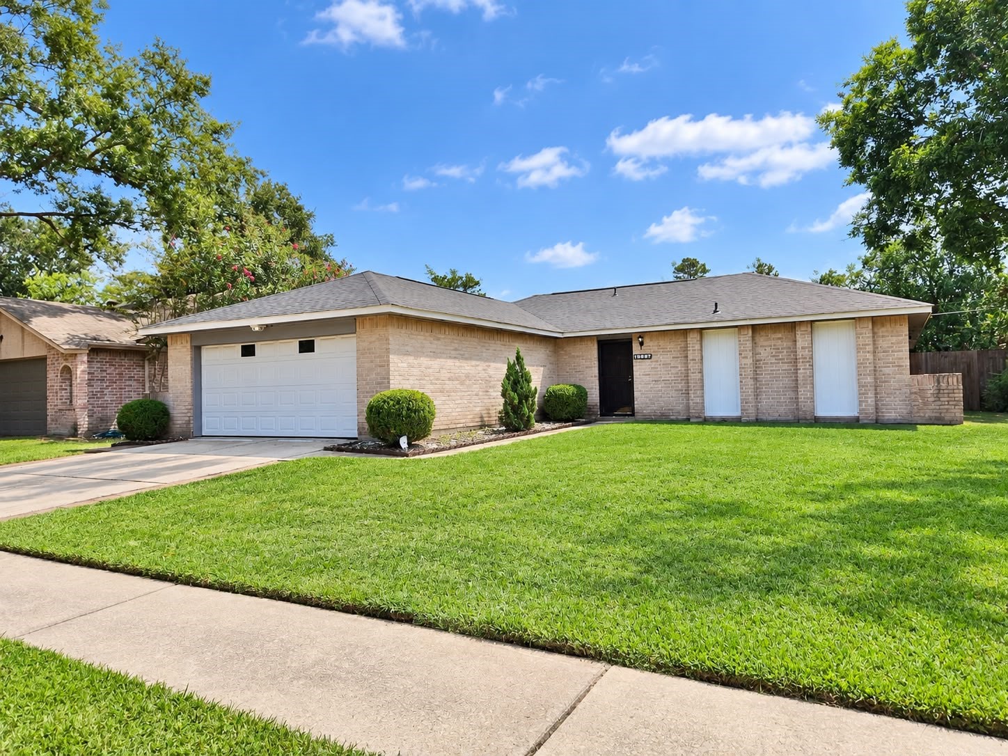 6932 Foxwaithe Lane Property Photo 1