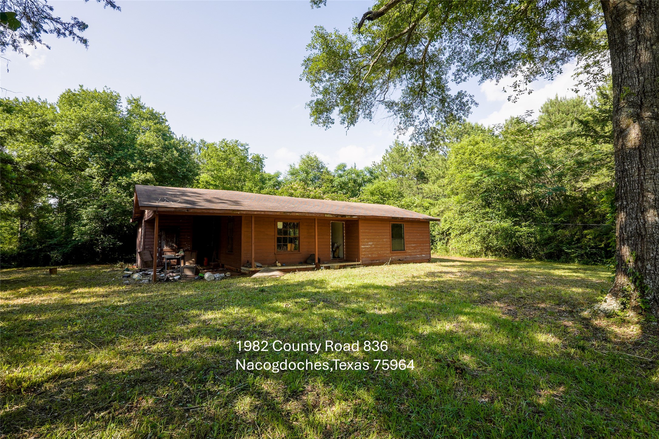 1982 Cr 836 Property Photo 1