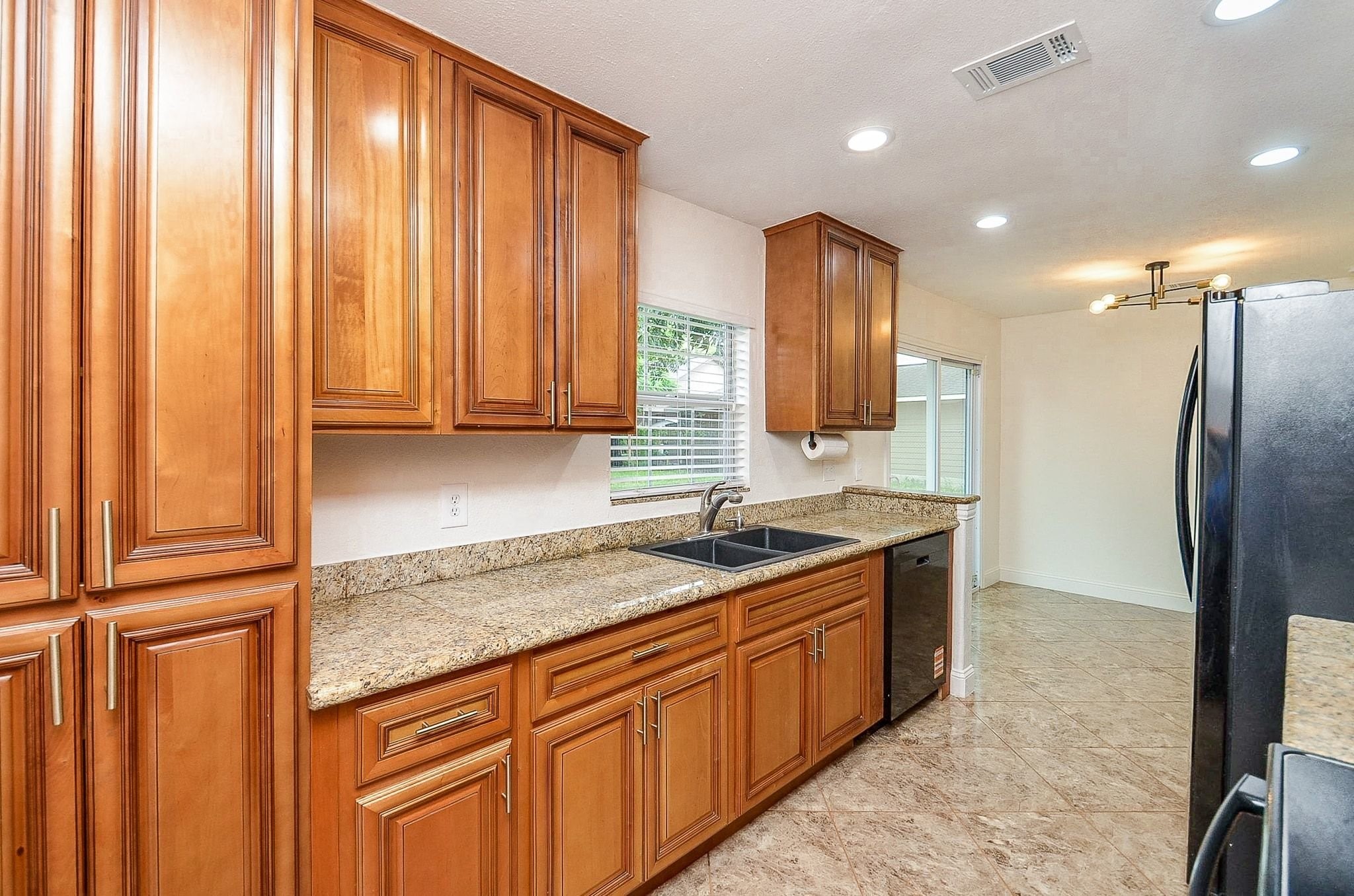 5710 Cherry Street Property Photo 9