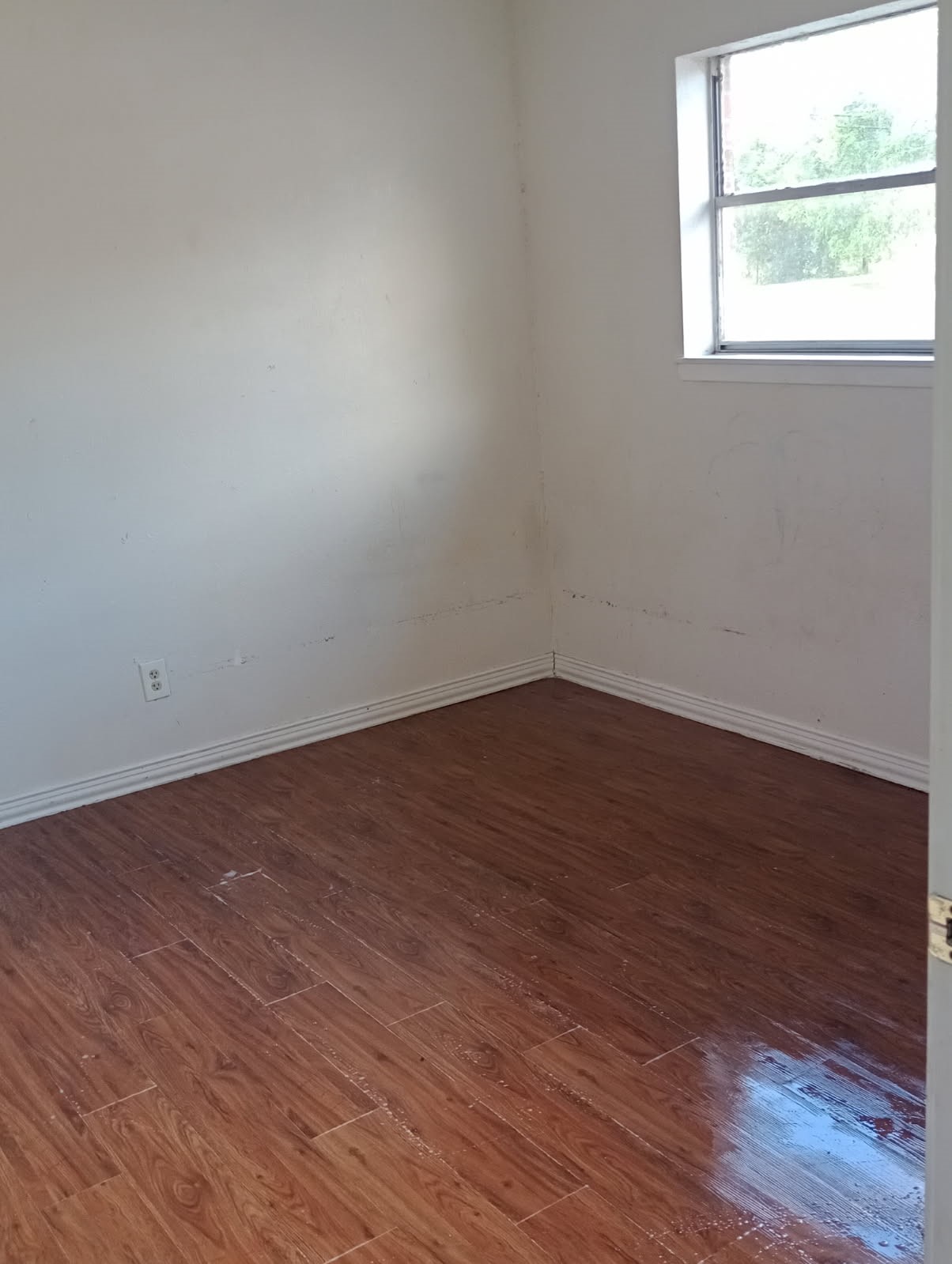 14411 Pine Street Property Photo 9