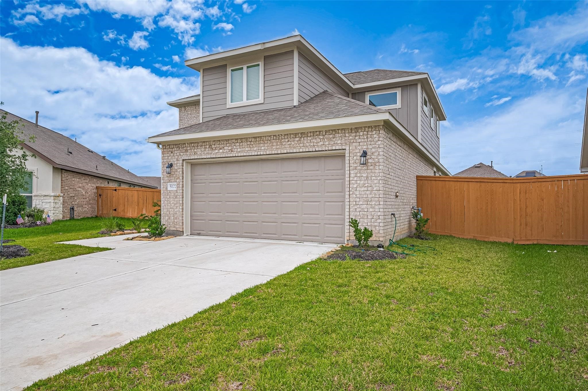 5122 Sedona Creek Dr Property Photo 2