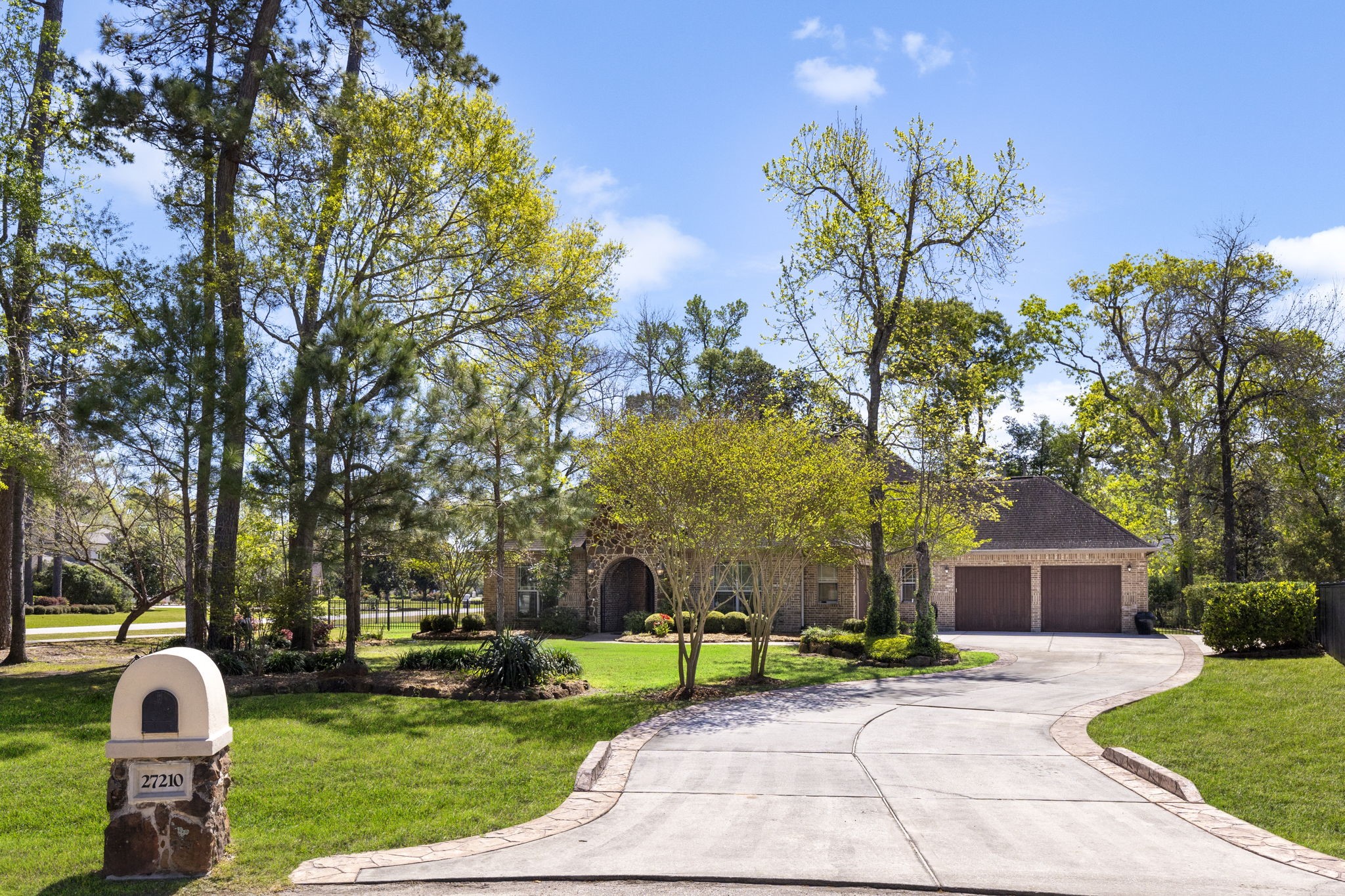 27210 Cass Court Property Photo 2