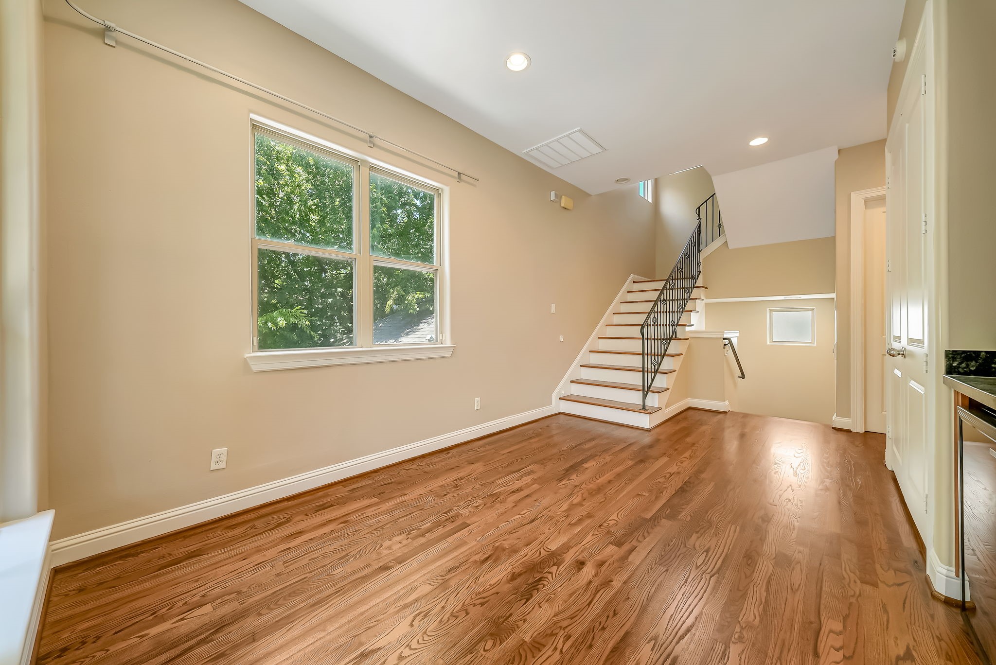1616 Live Oak Street Property Photo 11