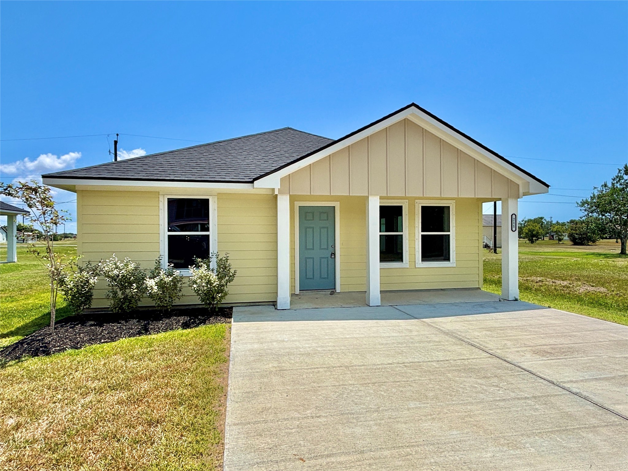 211 Bayview Property Photo 1