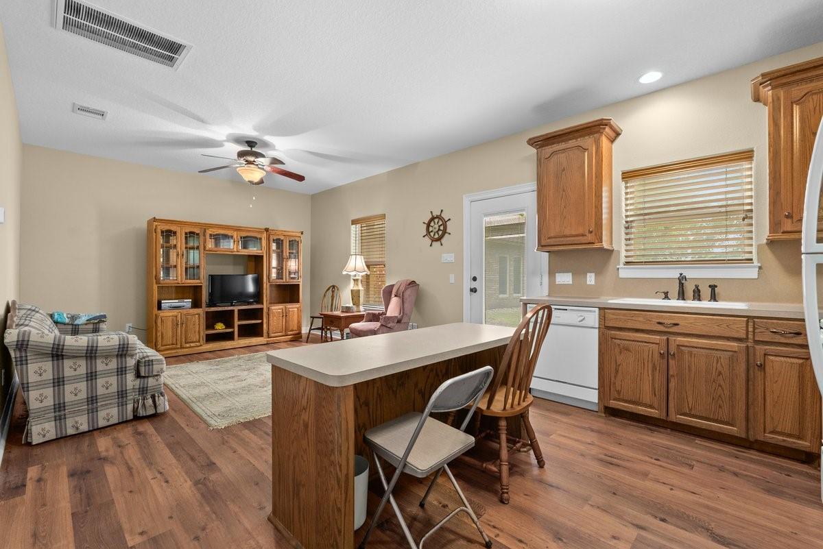 1303 China Grove Drive, Rosharon Tx 77583 Property Photo 30