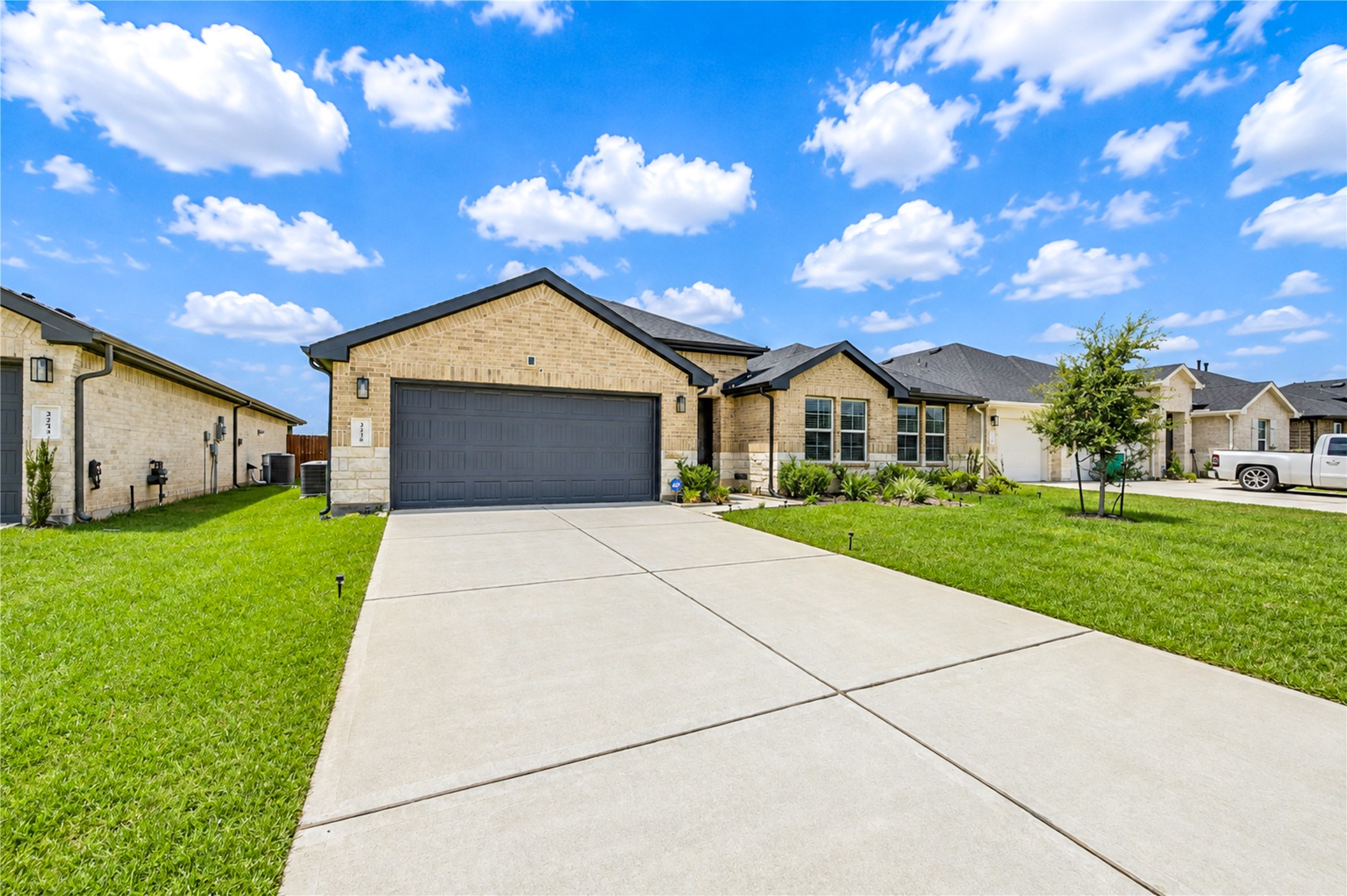 3238 Derry Hill Drive Property Photo 3