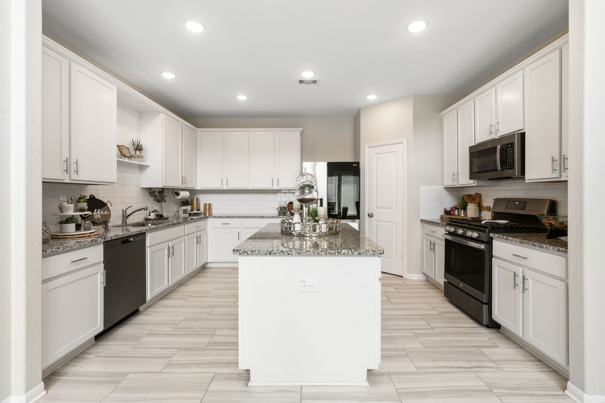 20147 Bushwick Falls Drive Property Photo 9