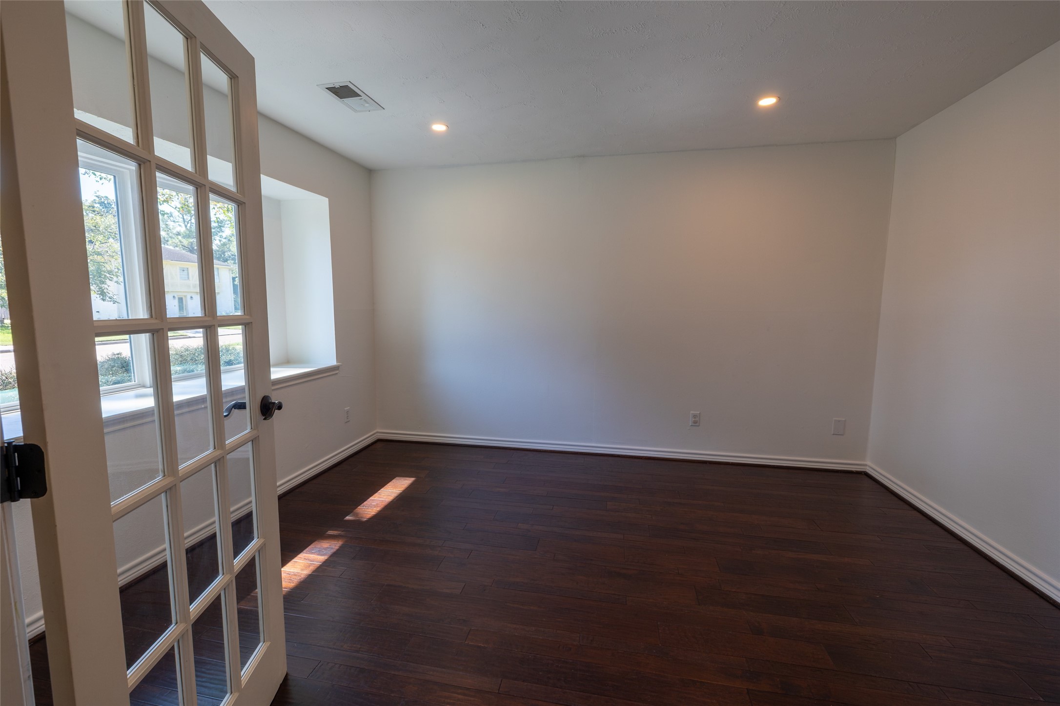 8226 Schaffer Lane Property Photo 5