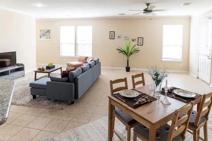 18630 White Ash Lane Property Photo 4
